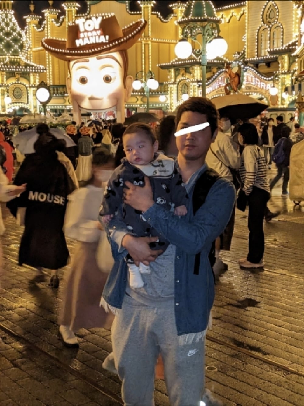 「新星WEARISTAにエントリー、冬コーデ、パーカー、お誕生日おめでとう！、1歳、男の子、ブーツ、NIKE、ニット帽、happy birthday、皆さんありがとうございます🙈💕💕、デニムパンツ、レイヤードスタイル、ベビーコーデ、ストリート」｜「no brandのアイテム（ニットキャップ/ビーニー、レッド系）」を使った、EITOさん（キッズ・80cm）の冬コーディネートの5枚目の写真