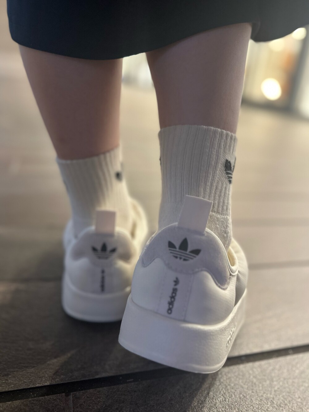 「コーデュロイ、adidas、アディダス、フリースジャケット、adidas originals、アディダスオリジナルス、アディカラー、アディダスコーデ、パフィレッタ」｜「adidasのコーデュロイ フリースミックス ジャケット  / アディダスオリジナルス adidas Originals（ブルゾン、ベージュ系）」を使った、IMさん（レディース・156cm）の秋コーディネートの5枚目の写真