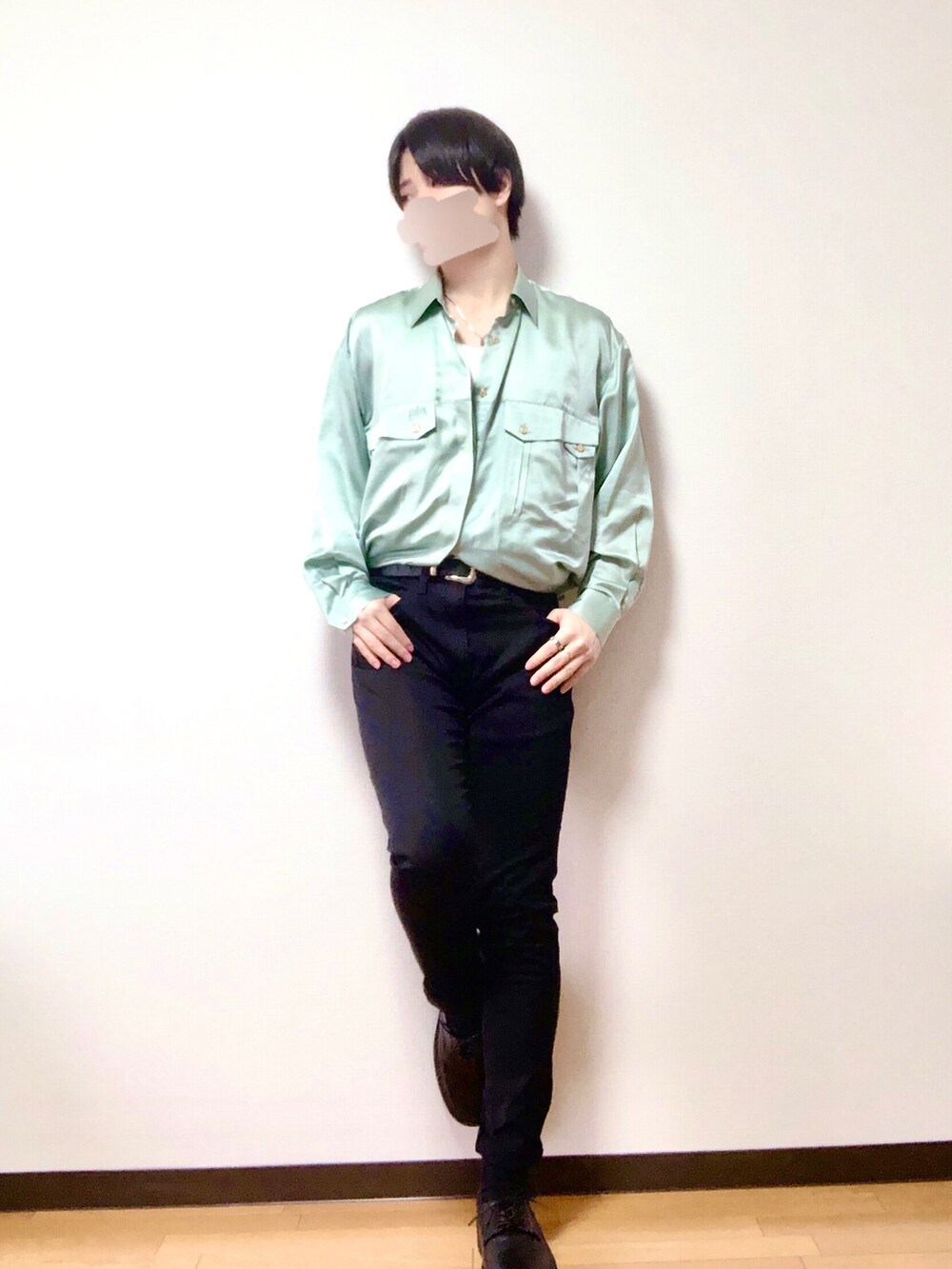 「春夏コーデ、シンプルコーデ、キレイめ、メンズファッション、着回しコーデ、UNIQLO、お洒落さんとつながりたい、スキニーデニム、韓国ファッション、ミントグリーン、キレイめコーデ、タックイン、シルバーアクセサリー、革靴、低身長」｜「Nazareno Gabrielli SPORTSのアイテム（シャツ/ブラウス、グリーン系）」を使った、幹桜さん（メンズ・171cm）の春コーディネートの2枚目の写真