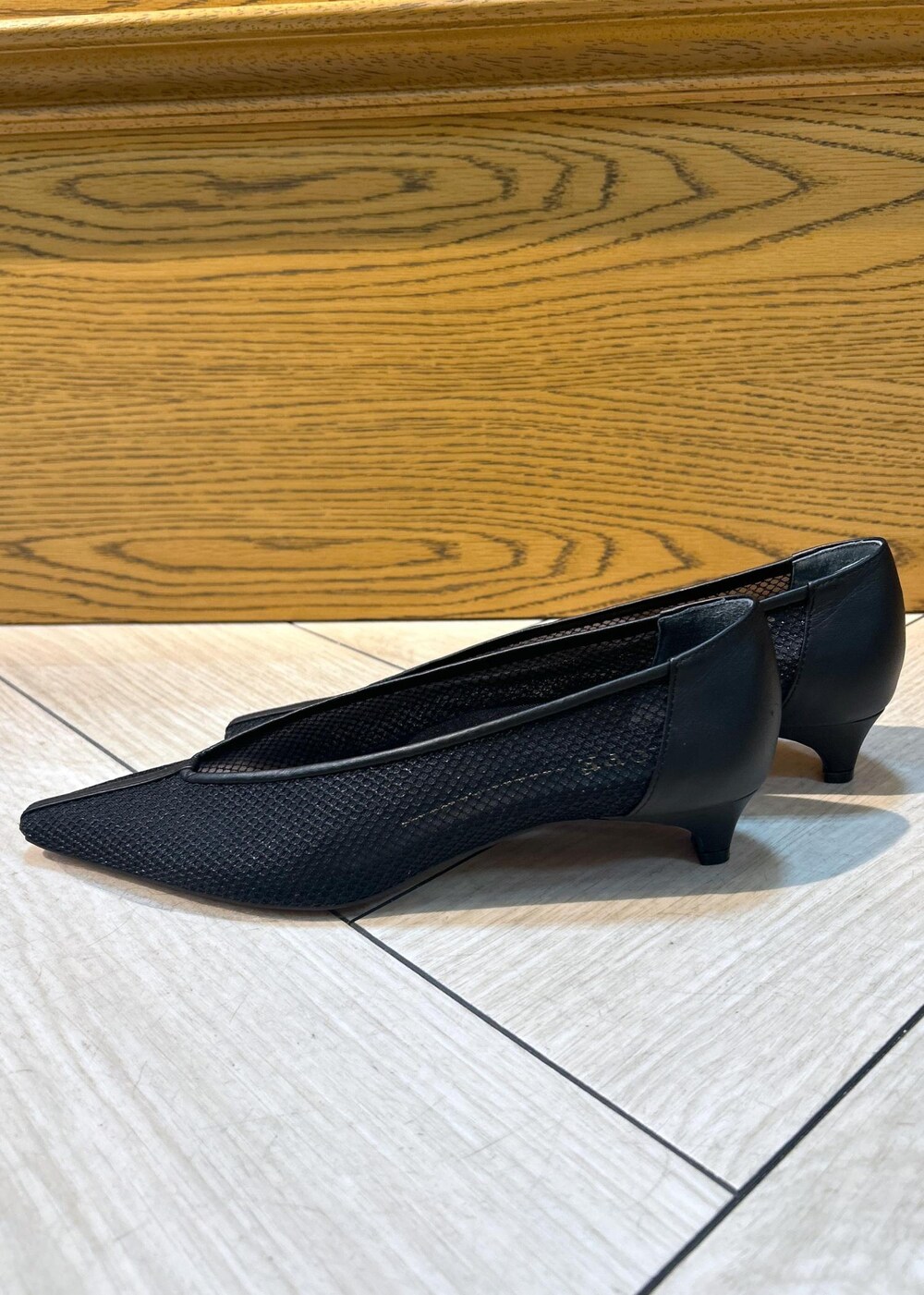 「ブライトネスヤーンギャザーブラウス、ダブルクロスワイドパンツ、コラボシルクスカーフ、BAMBOO BAG Iarge、メッシュパンプス、美人パンツ、初夏コーデ、お仕事コーデ、お出かけコーデ、女子会コーデ、パンツスタイル、きれいめコーデ、ROPÉ、ウェーブ、イエベ春」｜「ROPE'の【4 ARTIST for ROPE'】コラボ シルクスカーフ/Sサイズ（バンダナ/スカーフ、グリーン系）」を使った、risaさん（レディース・156cm）の春コーディネートの9枚目の写真