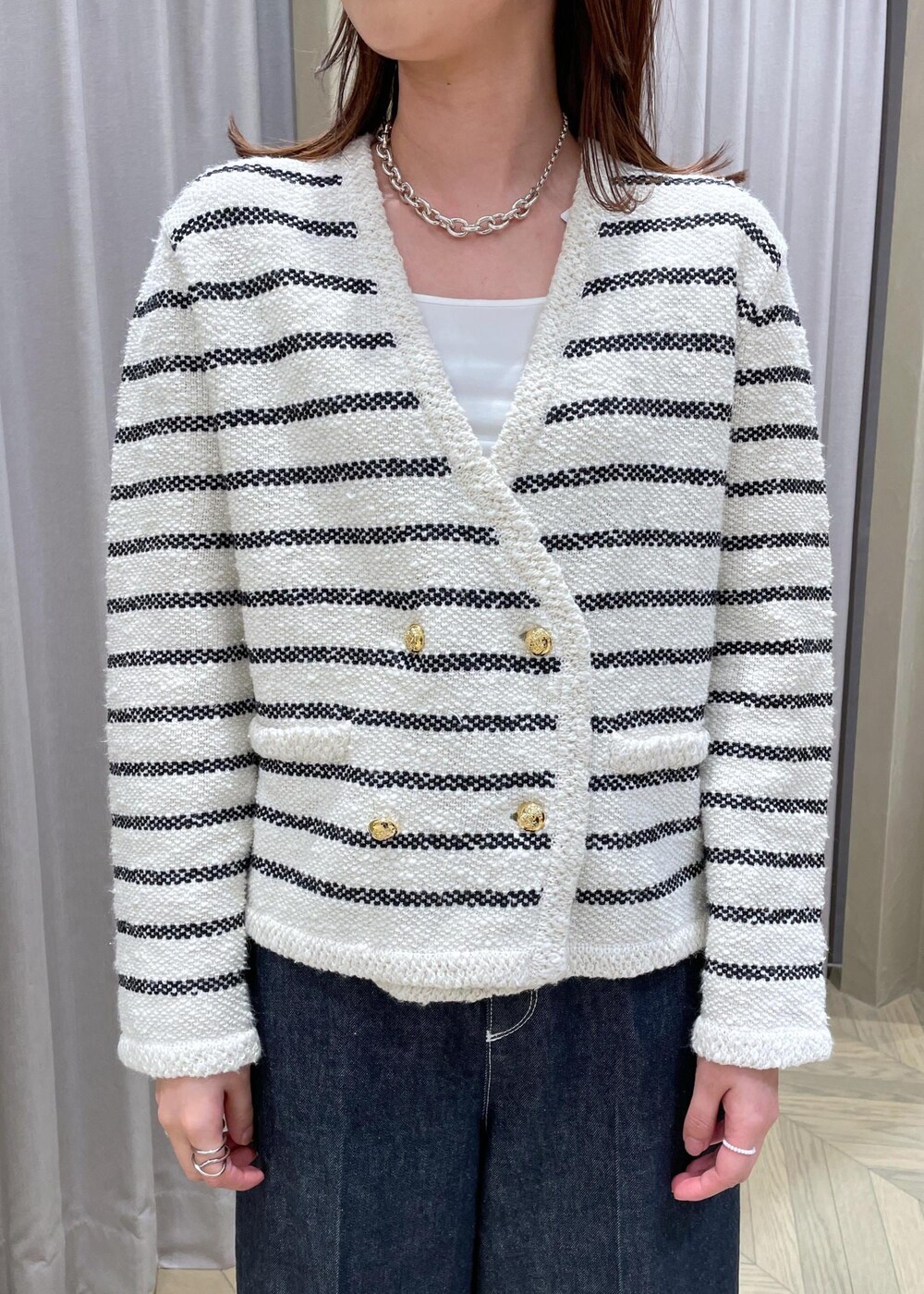 「デニム、ボーダー、otonaMUSE、雑誌掲載、ROPÉ、24SS春の新作、ブルベ、高身長、骨格ウェーブ、きれいめカジュアル、ジャケット、パンツ、パンプス、ヒール、スタイルアップ」｜「ROPE'の【雑誌掲載】Adele Pumps（アデル パンプス）（パンプス、ブラック系）」を使った、RAIさん（レディース・165cm）の春コーディネートの5枚目の写真
