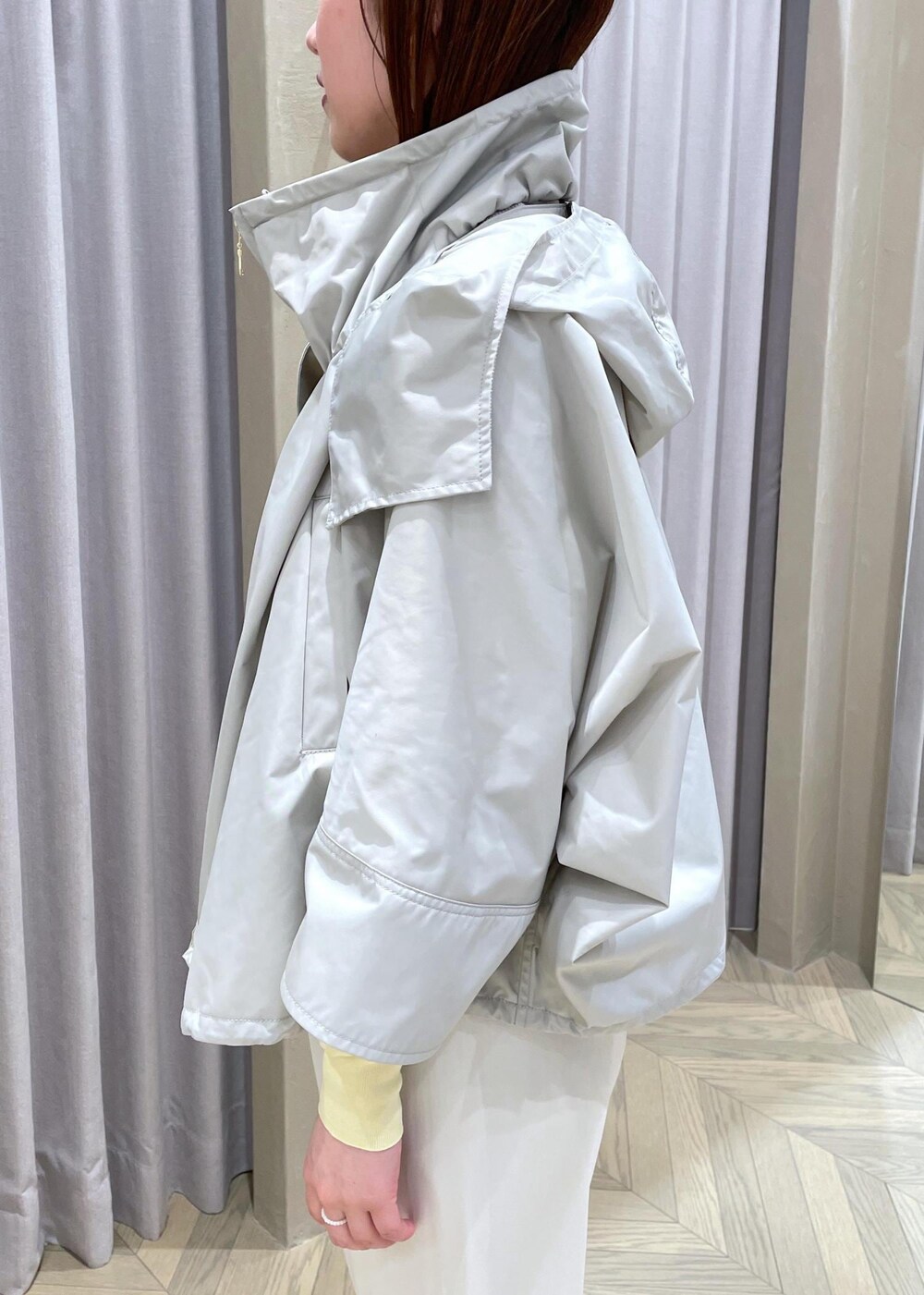 「マウンテンパーカー、パーカー、ミニ、バケツバッグ、パンツ、ローファー、シューズ、ROPÉ、24SS春の新作、ブルベ、高身長、骨格ウェーブ、きれいめカジュアル、春アウター、カーディガン」｜「ROPE'の【雑誌掲載】定番ソフトレザービットローファー/23SS新色追加（ローファー、ブラック系）」を使った、RAIさん（レディース・165cm）の春コーディネートの6枚目の写真