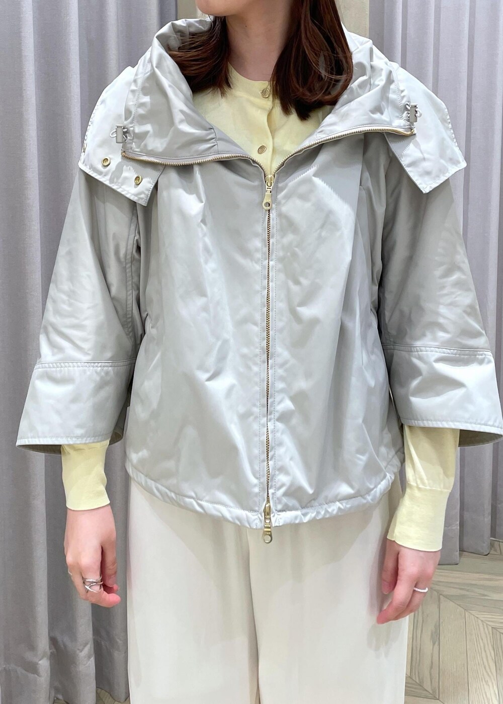 「マウンテンパーカー、パーカー、ミニ、バケツバッグ、パンツ、ローファー、シューズ、ROPÉ、24SS春の新作、ブルベ、高身長、骨格ウェーブ、きれいめカジュアル、春アウター、カーディガン」｜「ROPE'の【雑誌掲載】定番ソフトレザービットローファー/23SS新色追加（ローファー、ブラック系）」を使った、RAIさん（レディース・165cm）の春コーディネートの4枚目の写真