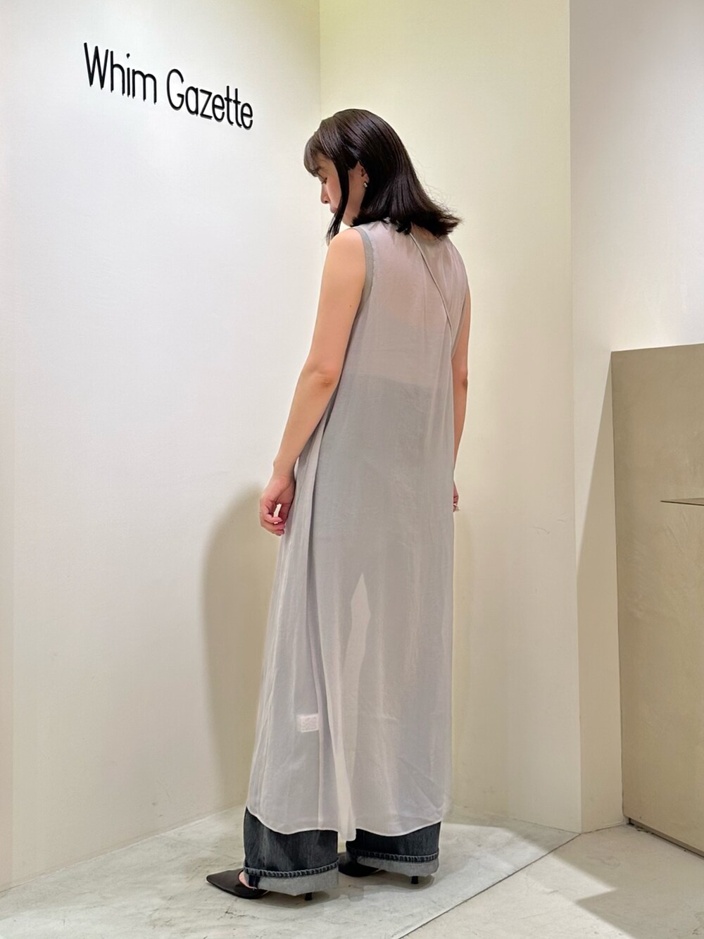 「ノースリーブ、お出かけコーデ、休日スタイル、デニム、きれいめカジュアル、シアートップス、ワンピース、キレイめカジュアル、オトナカジュアル、秋服準備はじめました、夏コーデ、レイヤードスタイル、ウィムガゼット、whimgazette」|「Whim Gazetteの【Hoaw.】チョーカー(チョーカー、シルバー系)」を使った、髙橋さん(レディース・158cm)の夏コーディネートの2枚目の写真
