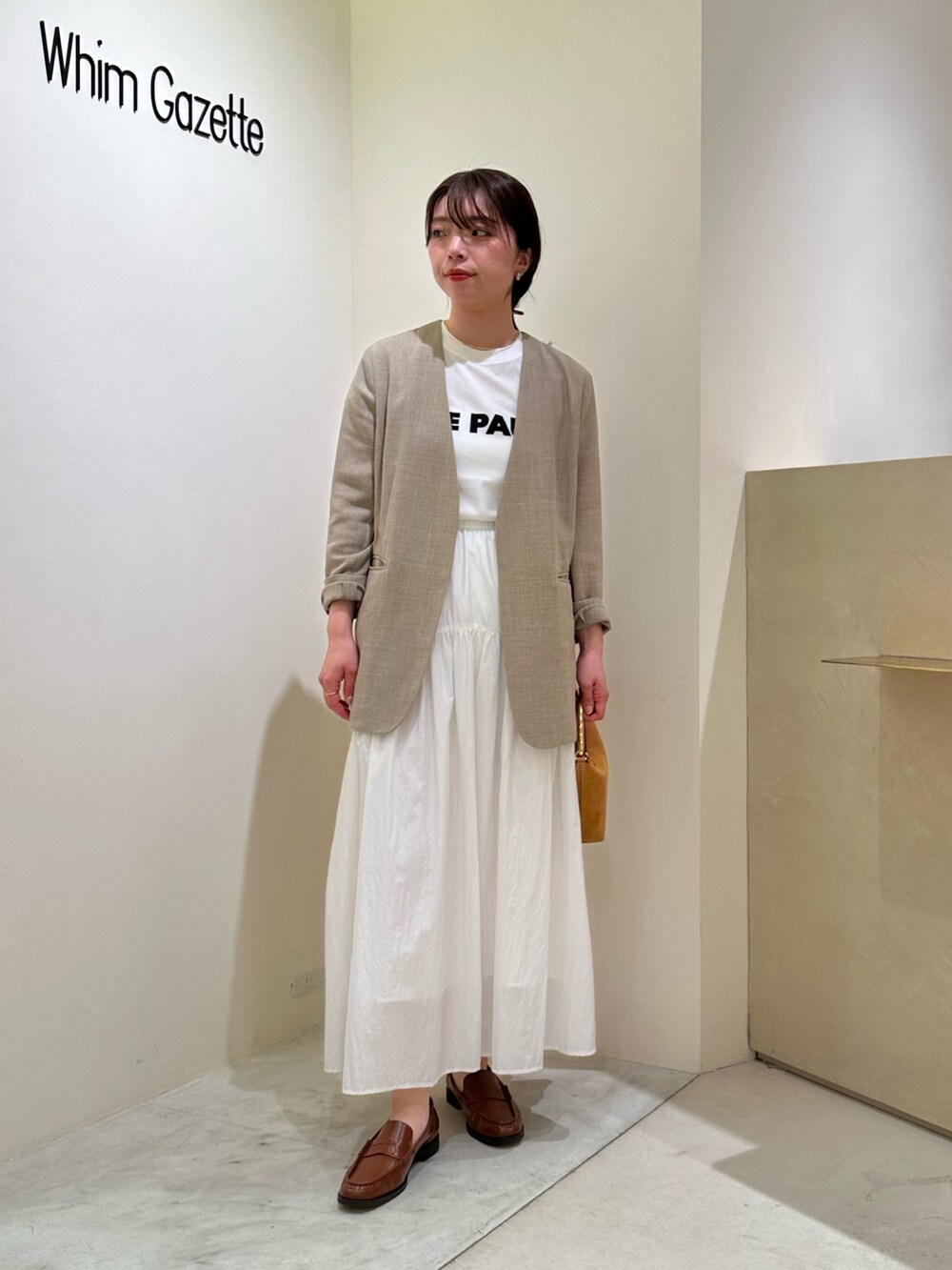 「ジャケット、春コーデ、春服コーデ、春服、カジュアルコーデ、30代コーデ、大人カジュアル、ウィムガゼット、whimgazette、ノーカラージャケット、ジャケットスタイル、フレアスカート、ロゴT、ママコーデ」|「Whim Gazetteの【Hoaw.】Knot チョーカー(チョーカー、ゴールド系)」を使った、髙橋さん(骨格ストレート・レディース・158cm)の春コーディネートの4枚目の写真