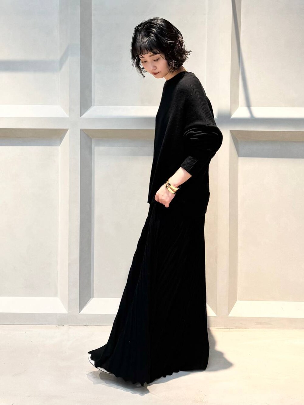 美品✧︎ダイアグラム 2023 バックプリーツニットワンピース 金ボタン 黒 36 Curensology(カレンソロジー)/プリーツドッキングワンピースを使った