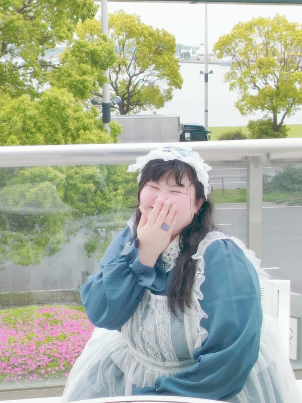 「春めき満開コーデ、アリス風コーデ、お出かけコーデ、青木美沙子さんコラボ、ロリータ、かわいい、しまむらコーデ、プラスサイズ、ぽっちゃりコーデ、ふくよかコーデ、ガーリー、ラファーファ、厚底サンダル、ドレスアップ」｜「しまむらのアイテム（ワンピース、ブルー系）」を使った、きゅるᵕ̈໒꒱·̩͙🔰さん（骨格ウェーブ・レディース・155cm）の春コーディネートの4枚目の写真
