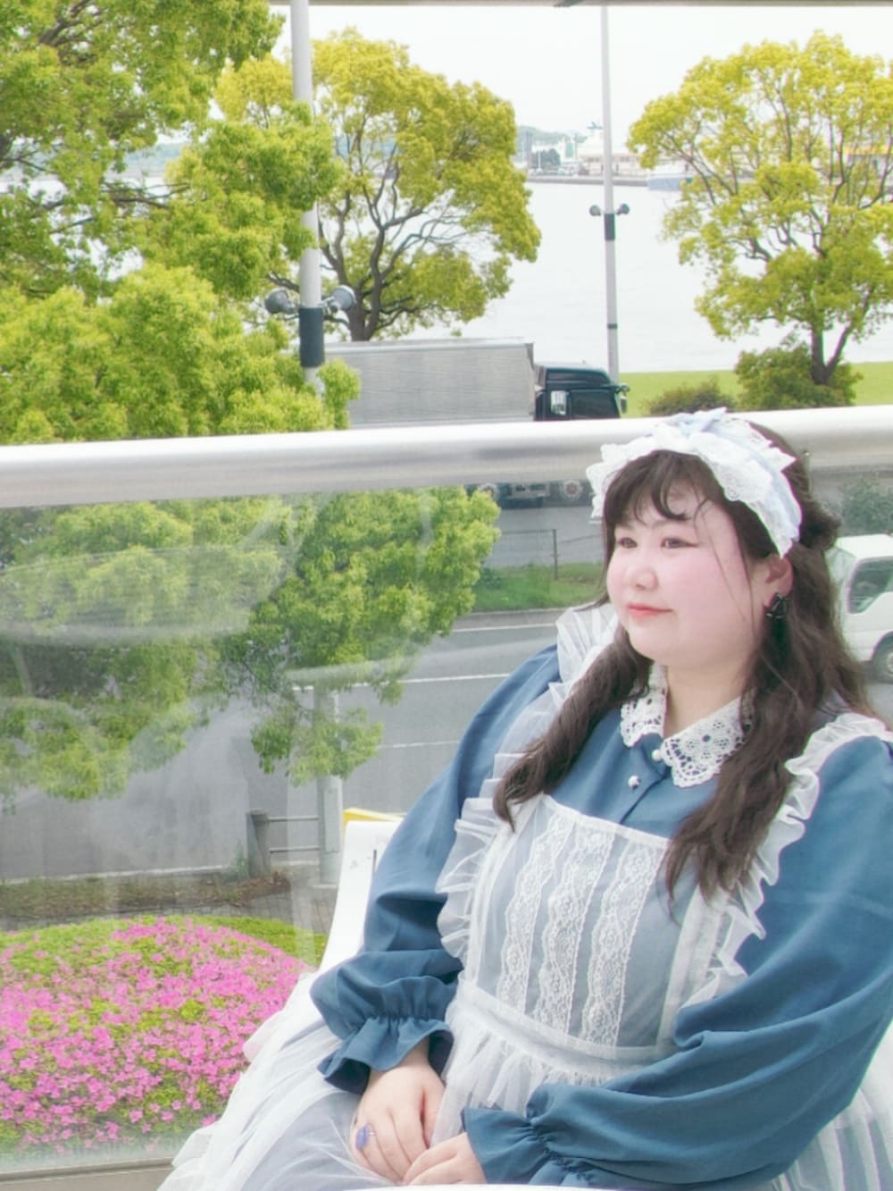「春めき満開コーデ、アリス風コーデ、お出かけコーデ、青木美沙子さんコラボ、ロリータ、かわいい、しまむらコーデ、プラスサイズ、ぽっちゃりコーデ、ふくよかコーデ、ガーリー、ラファーファ、厚底サンダル、ドレスアップ」｜「しまむらのアイテム（ワンピース、ブルー系）」を使った、きゅるᵕ̈໒꒱·̩͙🔰さん（骨格ウェーブ・レディース・155cm）の春コーディネートの5枚目の写真