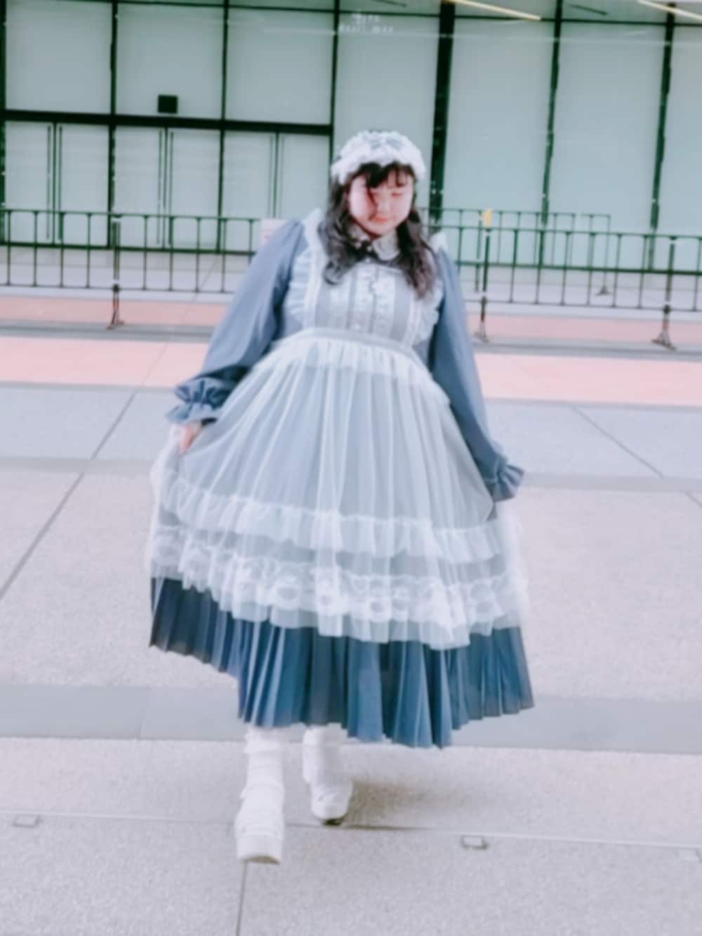 「春めき満開コーデ、アリス風コーデ、お出かけコーデ、青木美沙子さんコラボ、ロリータ、かわいい、しまむらコーデ、プラスサイズ、ぽっちゃりコーデ、ふくよかコーデ、ガーリー、ラファーファ、厚底サンダル、ドレスアップ」｜「しまむらのアイテム（ワンピース、ブルー系）」を使った、きゅるᵕ̈໒꒱·̩͙🔰さん（骨格ウェーブ・レディース・155cm）の春コーディネートの2枚目の写真