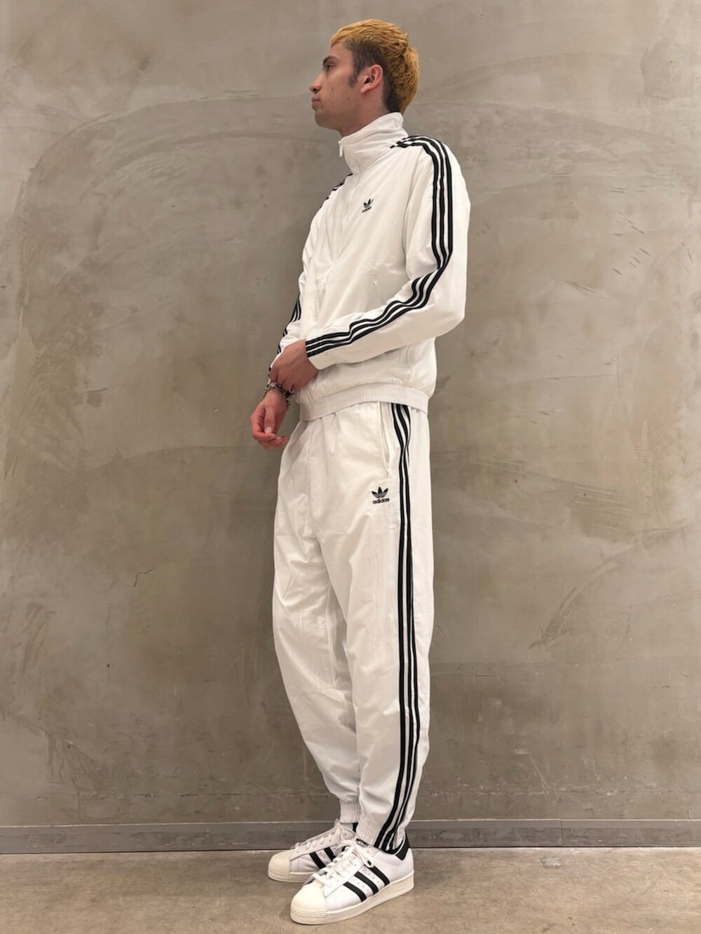 JN(アディダス オリジナルスショップ 福岡)｜adidasのシューズを使った