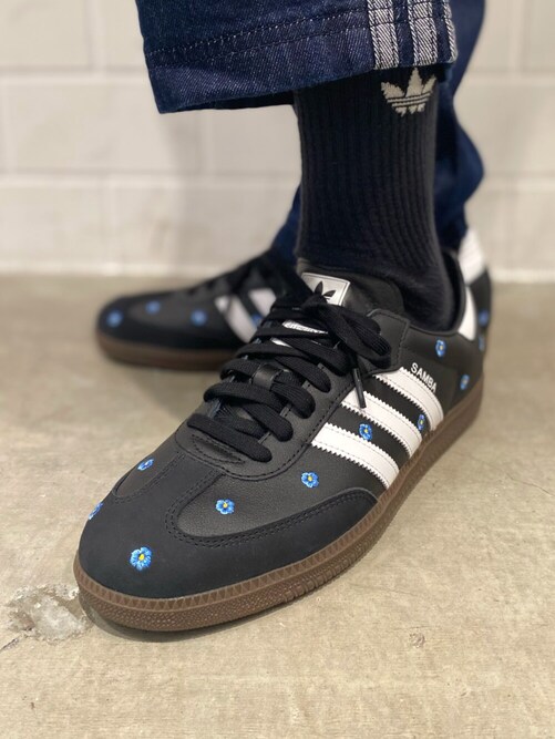 adidasアディカラー ルーズ トラックパンツ デニム ストーン、サンバ