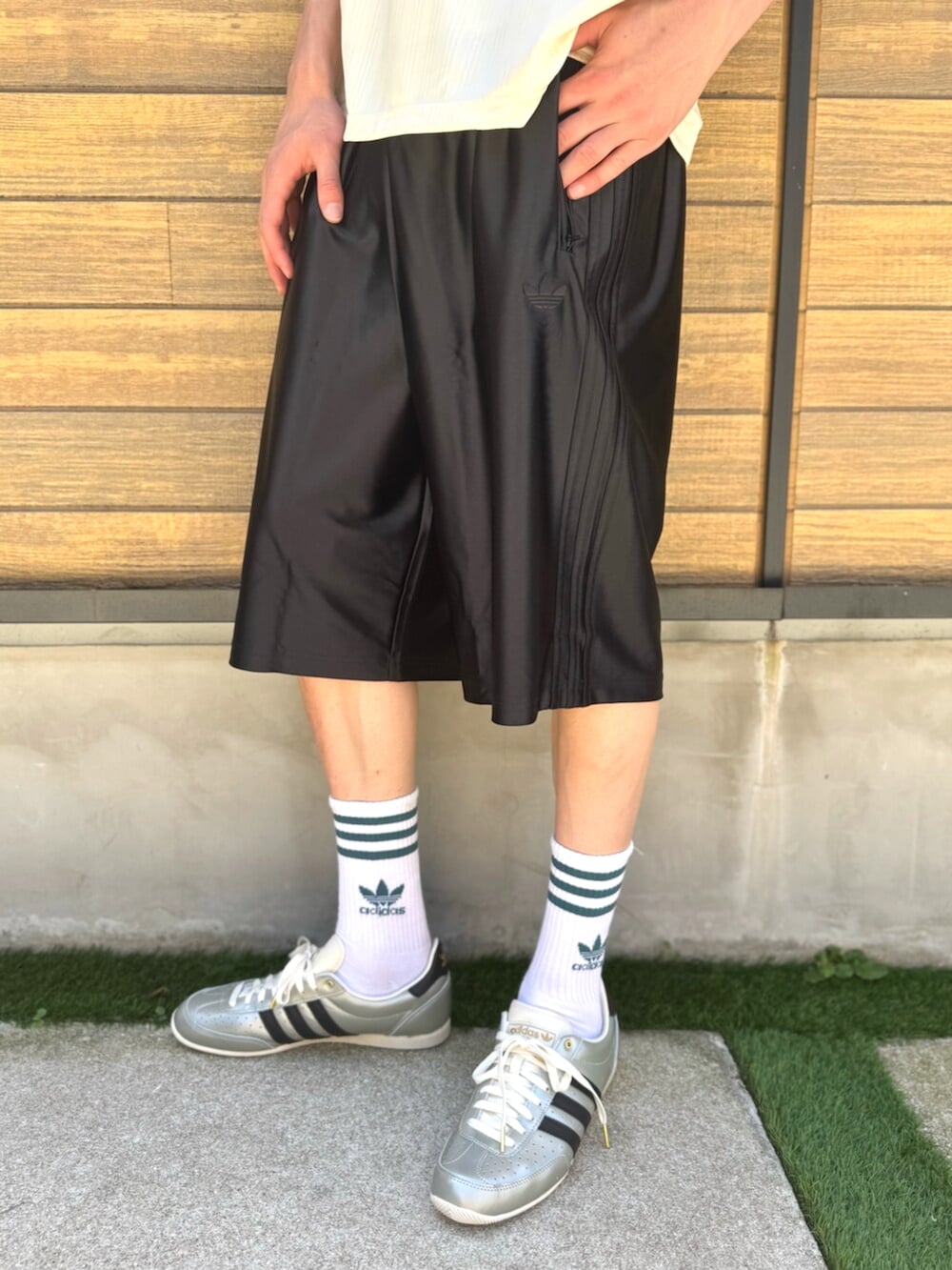 完売2XL新品adidas国内正規品ファイヤーバード黒メタリック ロングショーツ アディカラー ファイヤーバード メタリック ロングショーツ ブラック