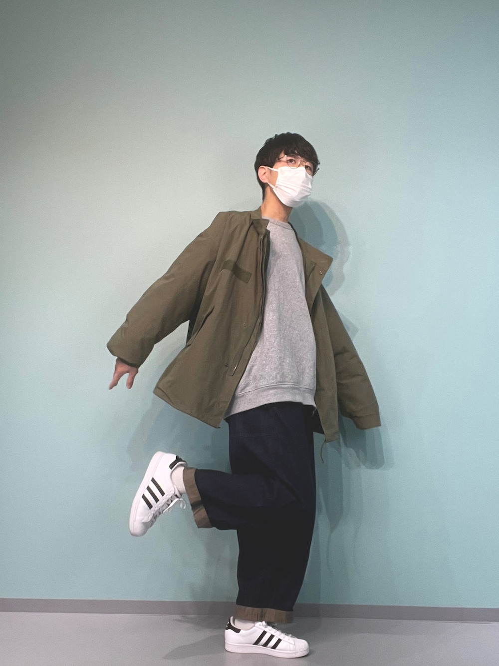 「シンプル、休日スタイル、ストリート、ワイドパンツ、ビッグシルエット、お洒落さんとつながりたい、カジュアル、スウェット、adidas originals、GU、相互フォロー、niko and ...、モッズコート」｜「FREAK'S STOREのWEB限定 ビッグシルエット ライナーセット ショートモッズコート/ブルゾン＆キルティングライナーセット/2枚セット/3WAY（モッズコート、グリーン系）」を使った、どーどーさん（メンズ・177cm）の冬コーディネートの2枚目の写真