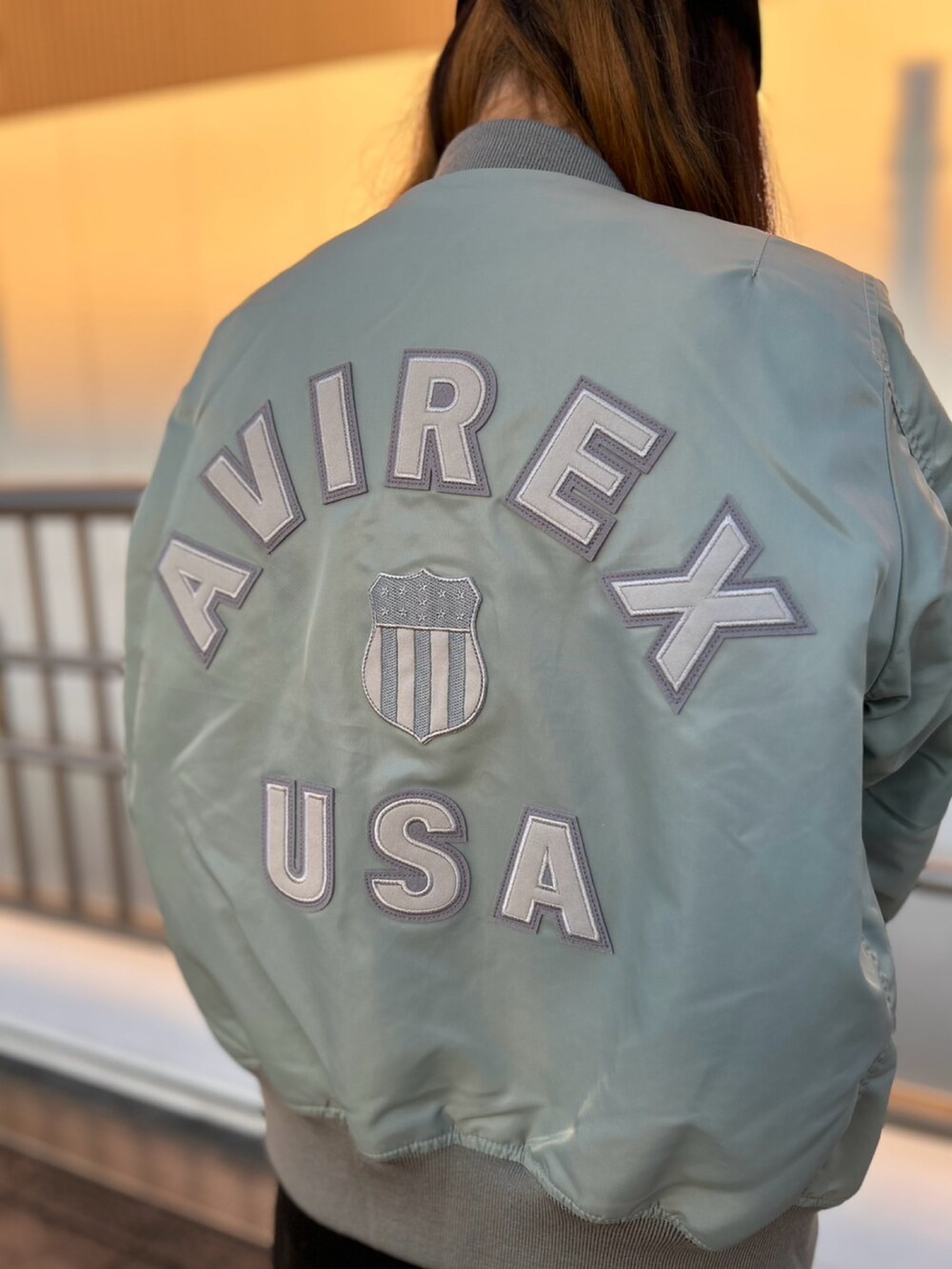 「AVIREX、AVIREXBelle、AVIREX海老名、AVIREXららぽーと海老名、AVIREX海老名店、MA-1、カジュアルコーデ、ラフ、オトナカワイイ、いいね、save、フォローお願いします🤑」｜「AVIREXの【直営店限定】CORDUROY LOGO CAP/コーデュロイロゴキャップ（キャップ、グレー系）」を使った、あいさん（レディース・161cm）の冬コーディネートの3枚目の写真
