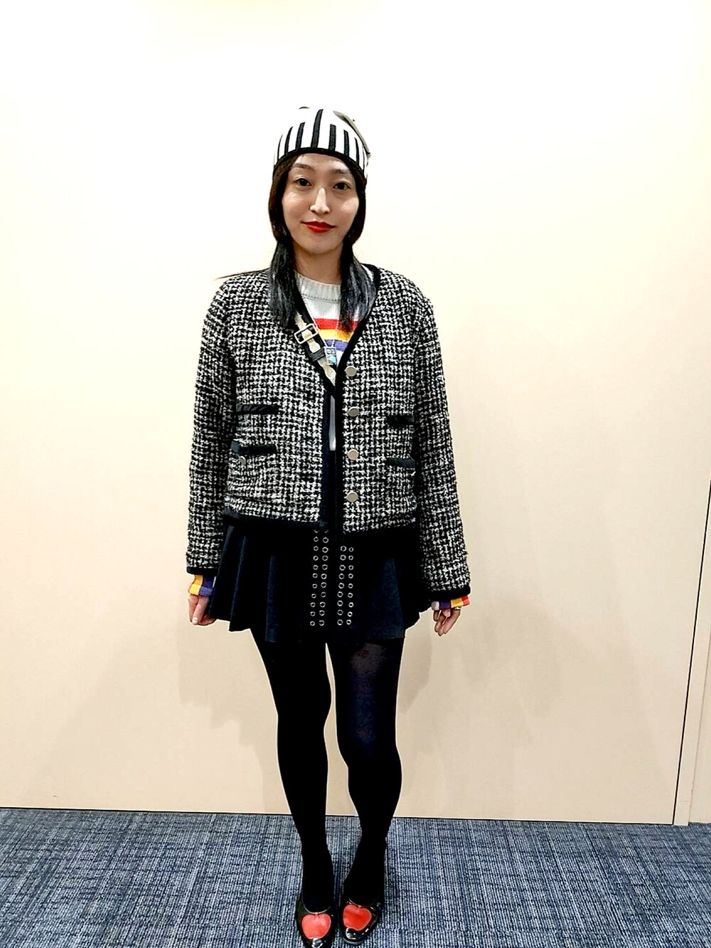 「お出かけコーデ、休日スタイル、オトナカワイイ、着回しコーデ、ニットコーデ」｜「MARC JACOBSのアイテム（ショルダーバッグ、ブラック系）」を使った、yukaeagle22さん（レディース・170cm）の冬コーディネートの3枚目の写真