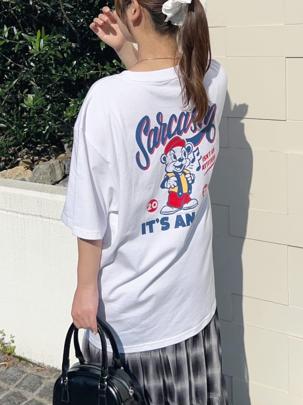 「WEARyouthコーデ、白Tシャツ、Tシャツ、Tシャツコーデ、夏だ！Tシャツ着よう！、スポーツミックス、ゆるコーデ、チュール、チュールスカート、スカート、ロングスカート、チェック、プチプラ、プチプラコーデ、休日スタイル」｜「amoodのUnlimit / Sarcasm Tee（Tシャツ/カットソー、ホワイト系）」を使った、momo🐇さん（骨格ストレート・レディース・153cm）の夏コーディネートの2枚目の写真