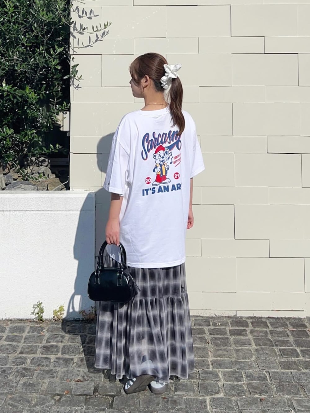 「WEARyouthコーデ、白Tシャツ、Tシャツ、Tシャツコーデ、夏だ！Tシャツ着よう！、スポーツミックス、ゆるコーデ、チュール、チュールスカート、スカート、ロングスカート、チェック、プチプラ、プチプラコーデ、休日スタイル」｜「amoodのUnlimit / Sarcasm Tee（Tシャツ/カットソー、ホワイト系）」を使った、momo🐇さん（骨格ストレート・レディース・153cm）の夏コーディネートの3枚目の写真