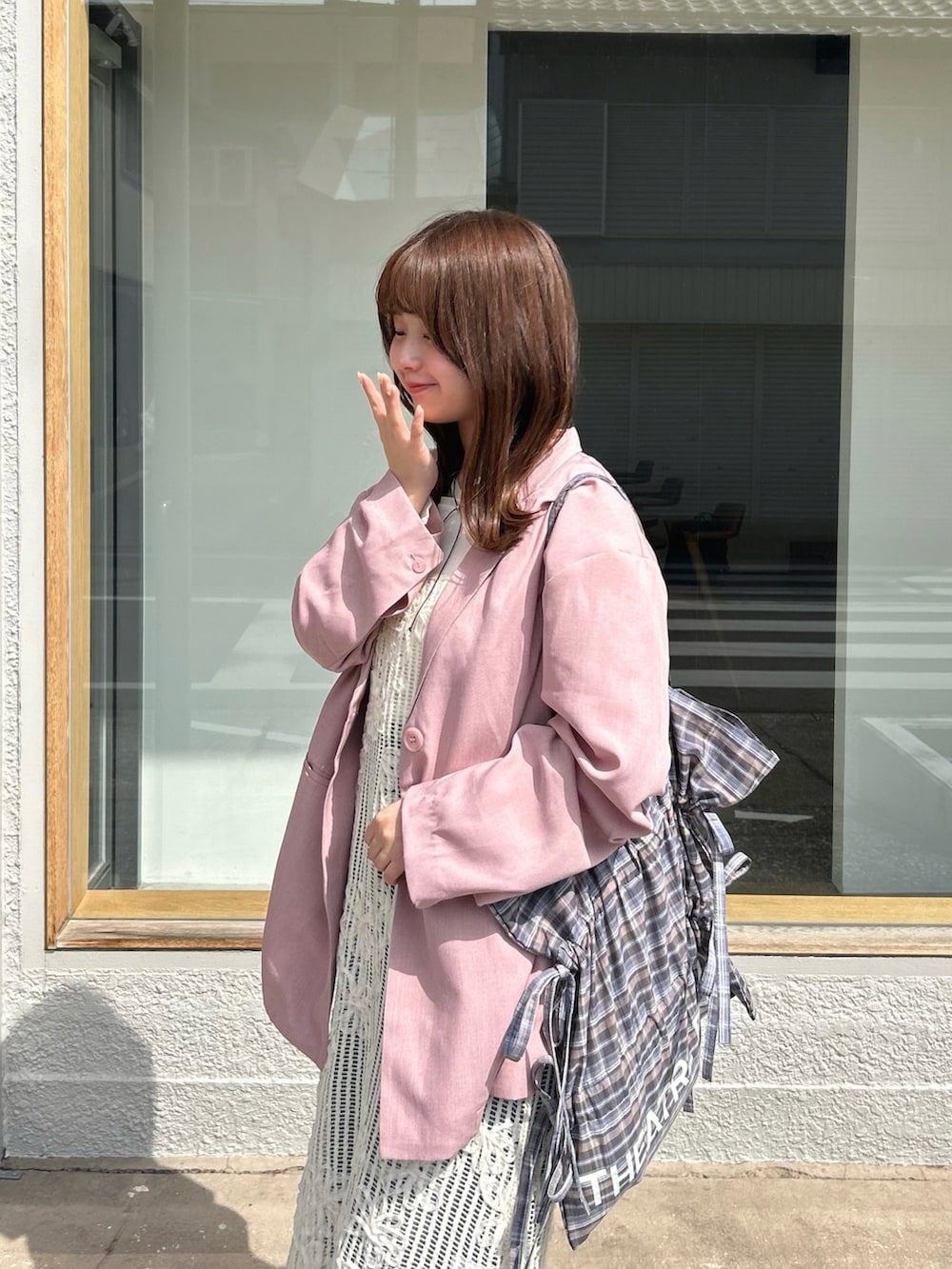 momo🐇さんの「【お気に入り登録者数3万人突破/裏地なし】デザインオーバーシャツジャケット（Kastane）」を使ったコーディネートの2枚目の写真