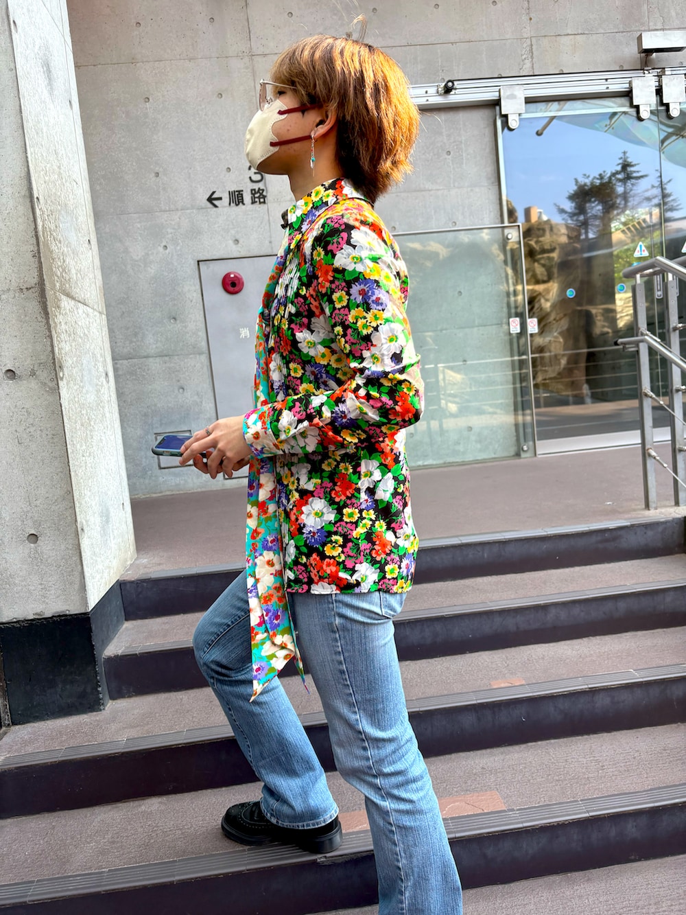 「最近のいい感じコーデ、古着MIX、春服コーデ、カジュアルコーデ、春、キレイめカジュアル、シャツコーデ、シャツスタイル、GUCCI」｜「GUCCIのアイテム（シャツ/ブラウス、その他）」を使った、　momoさん（メンズ・166cm）の春コーディネートの2枚目の写真