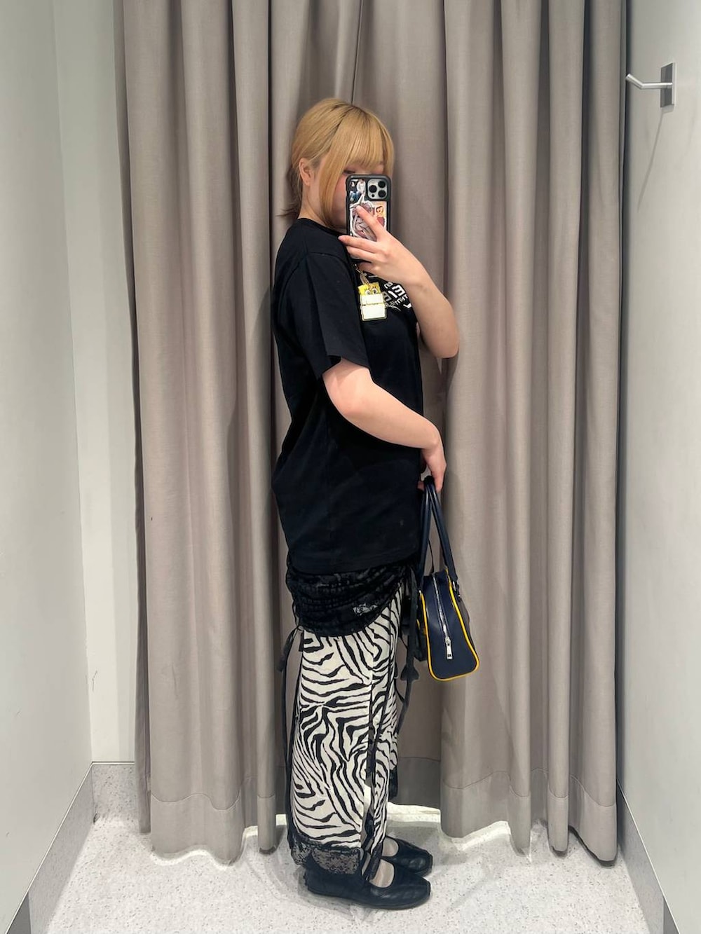 「オーバーサイズ、体型カバー、骨格ストレート、高身長、着痩せ、FOREVER 21、ワンピース、Tシャツ、ロングスカート」｜「FOREVER 21の【2024FW】2WAYレースキャミワンピース（ワンピース、ブラック系）」を使った、ちぃ。さん（レディース・165cm）の春コーディネートの2枚目の写真