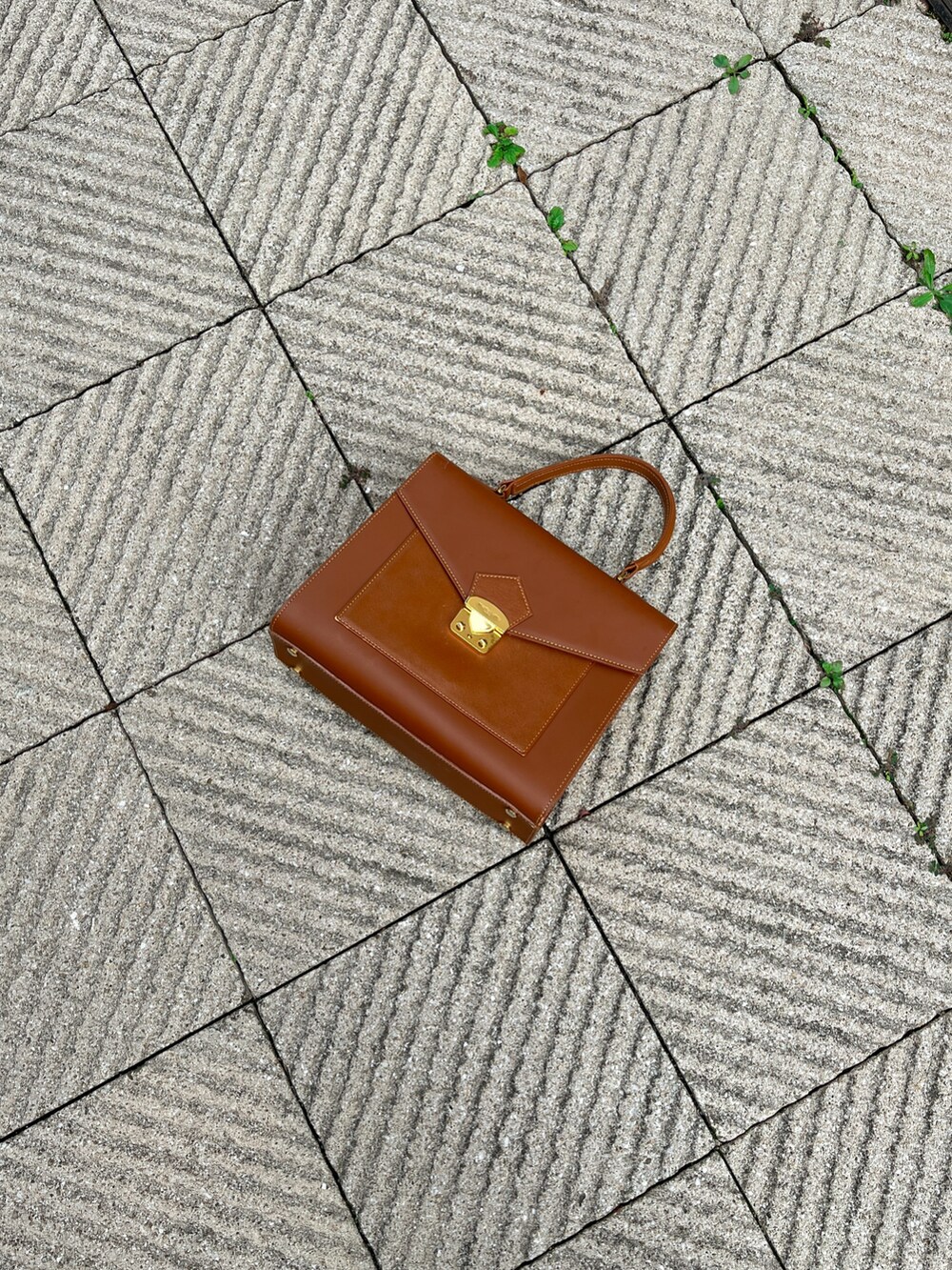 「春のNewスタイル、バケハ、バケットハット、春、カジュアル、ファッションを楽しもう、春服コーデ、ootd、スポーティ、スポーティーMIX、メンズコーデ、低身長男子、大学生コーデ」｜「FILAのアイテム（ナイロンジャケット、ブラック系）」を使った、ゆーぼうさん（骨格ウェーブ・メンズ・169cm）の春コーディネートの4枚目の写真