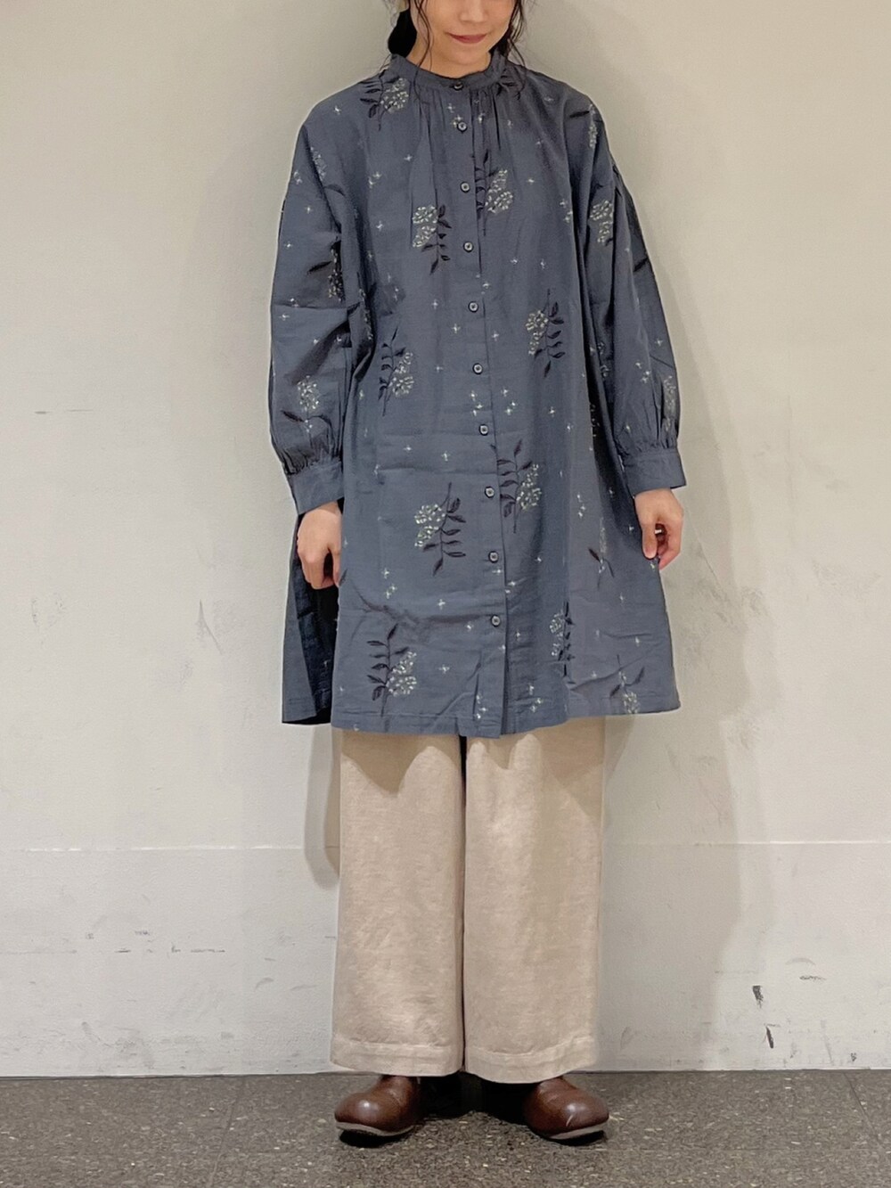 「TSUHARU by Samansa Mos2、Samansa Mos2、サマンサ モスモス(Samansa Mos2)、ガーリー、ナチュラル、ゆるコーデ」｜「TSUHARU by Samansa Mos2の総刺繍チュニックブラウス（チュニック、グリーン系）」を使った、marin.🐏さん（レディース・160cm）の秋コーディネートの4枚目の写真