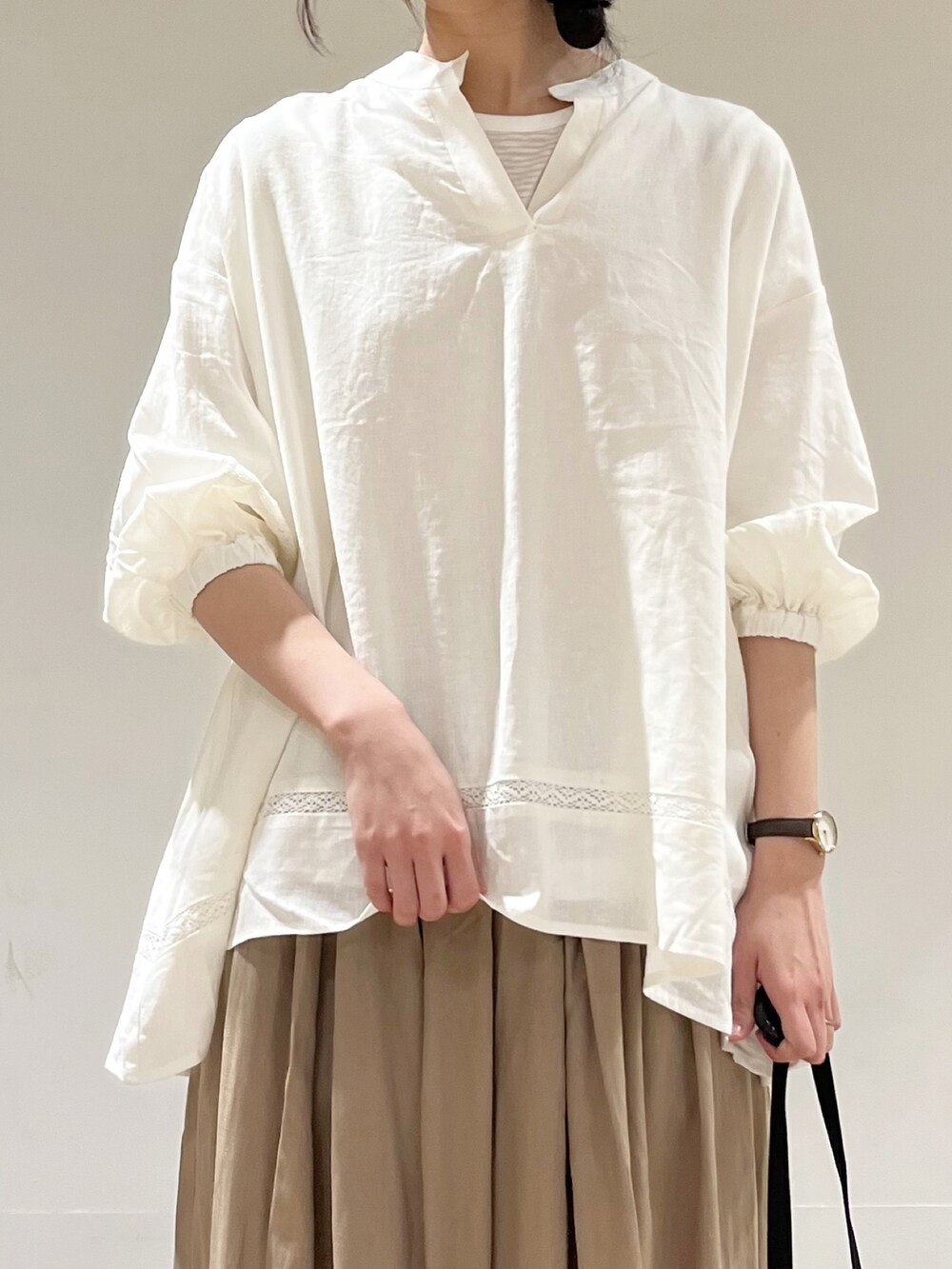 「ゆるコーデ、ナチュラル、ガーリー、Samansa Mos2、サマンサ モスモス(Samansa Mos2)、春コーデ、ワントーンコーデ」｜「Samansa Mos2の柄アソートウエストタックギャザーパンツ（その他パンツ、ベージュ系）」を使った、marin.🐏さん（レディース・160cm）の春コーディネートの5枚目の写真