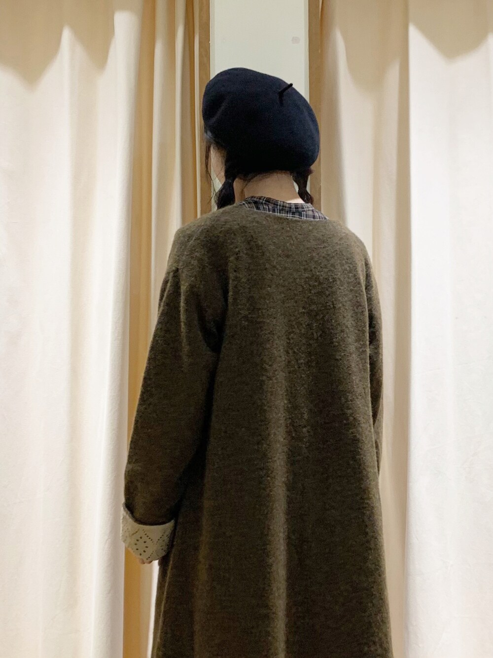 レディースの秋コーディネートの5枚目の写真