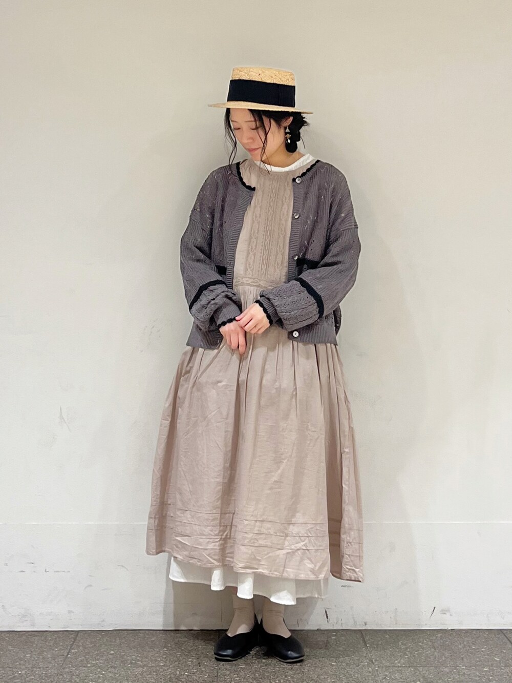「ゆるコーデ、ナチュラル、ガーリー、Samansa Mos2、サマンサ モスモス(Samansa Mos2)、春コーデ、TSUHARU by Samansa Mos2」｜「Samansa Mos2のアイテム（ワンピース/ドレス、ベージュ系）」を使った、marin.🐏さん（レディース・160cm）の冬コーディネートの2枚目の写真