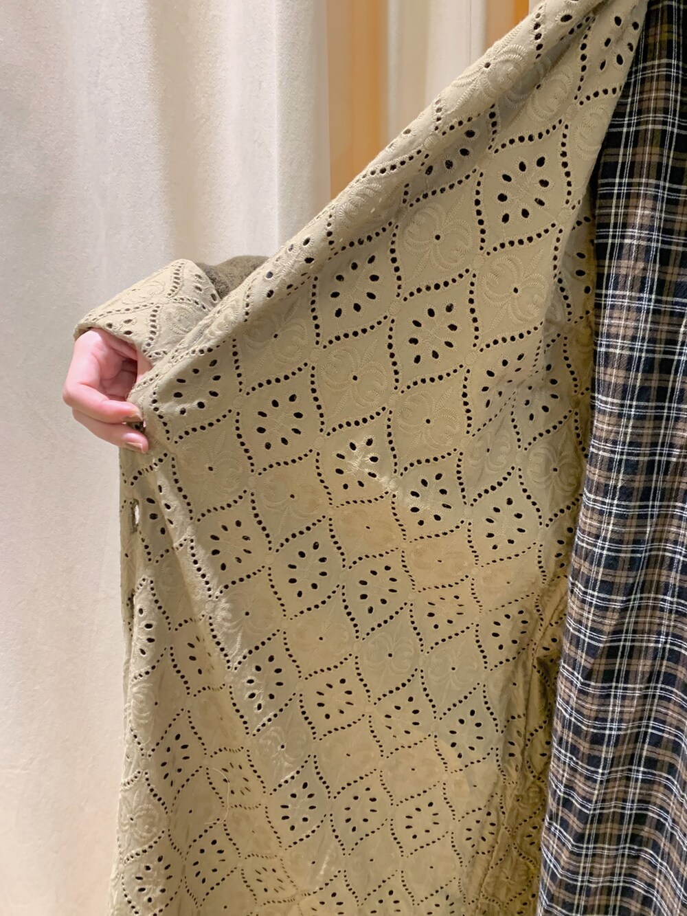 レディースの秋コーディネートの4枚目の写真