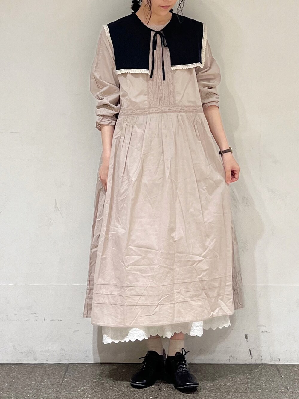 「ゆべしコラボ、ゆべし×SamansaMos2、ワンピース、ガーリー、Samansa Mos2、サマンサ モスモス(Samansa Mos2)、ゆるコーデ、ナチュラル、春コーデ」｜「Samansa Mos2のレース切替ワンピース（ワンピース、ベージュ系）」を使った、marin.🐏さん（レディース・160cm）の春コーディネートの2枚目の写真