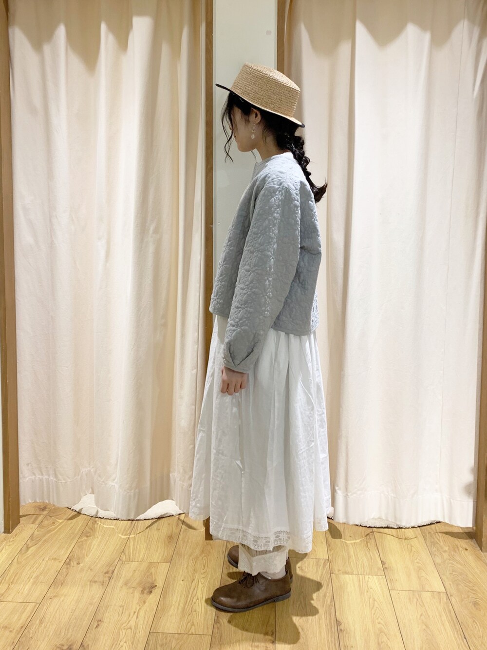 「春コーデ、Samansa Mos2、サマンサ モスモス(Samansa Mos2)、kazumiコラボ、ワントーンコーデ、淡色コーデ、アウター、ジャケット、ゆるコーデ、レイヤードスタイル、大人ガーリー、TSUHARU by Samansa Mos2、ワンピース、レース、セーラーカラー」|「Samansa Mos2の花柄ステッチキルトジャケット(ノーカラージャケット、ブルー系)」を使った、marin.🐏さん(レディース・160cm)の冬コーディネートの4枚目の写真