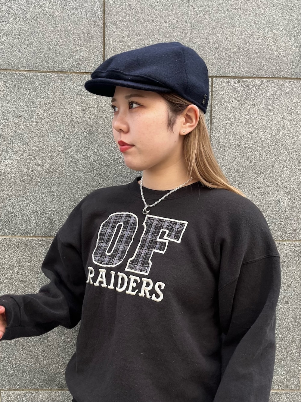 ブルー系のハンチング/ベレー帽、ブルー系のハンチング/ベレー帽を着用したレディースの冬コーディネートの2枚目の写真