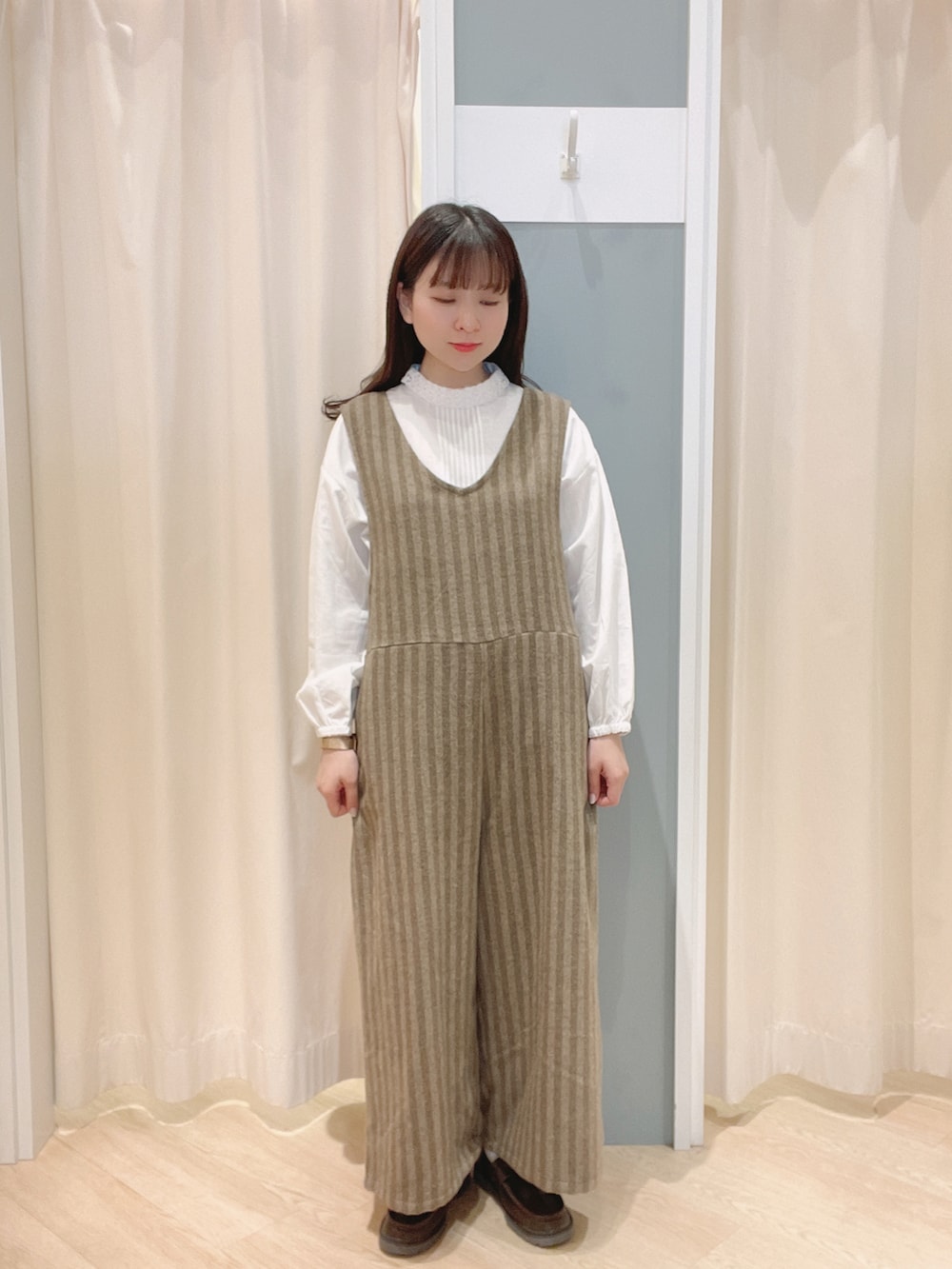 「Samansa Mos2、SM2、サマンサ モスモス(Samansa Mos2)、サロペット、前後2way、リバーシブル、キルティング、ブラウス、秋冬コーデ、冬コーデ、カジュアルコーデ、シンプルコーデ」｜「Samansa Mos2のリバーシブルフリースブルゾン（ブルゾン、グリーン系）」を使った、𝙼 𝙸 𝚈 𝚄さん（レディース・158cm）の冬コーディネートの3枚目の写真