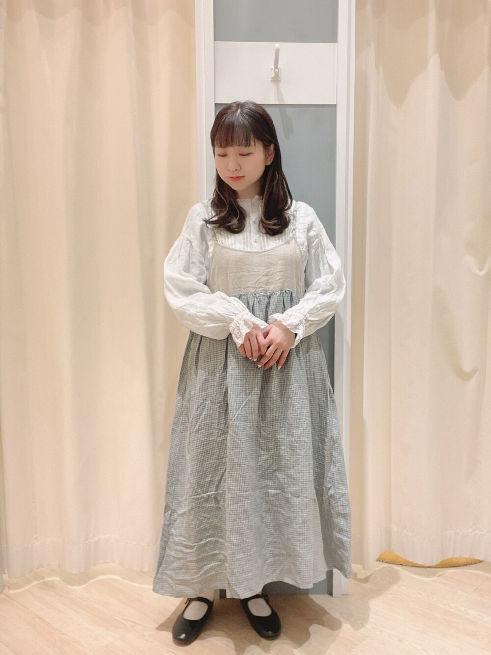 「SM2、Samansa Mos2、サマンサ モスモス(Samansa Mos2)、キャミワンピ、ジャケット、リバーシブル、ブラウス、前後着、春コーデ、ナチュラル、ナチュラルガーリー、大人ガーリー」｜「Samansa Mos2のワンストラップシューズ（ドレスシューズ、ブラック系）」を使った、𝙼 𝙸 𝚈 𝚄さん（レディース・158cm）の冬コーディネートの3枚目の写真