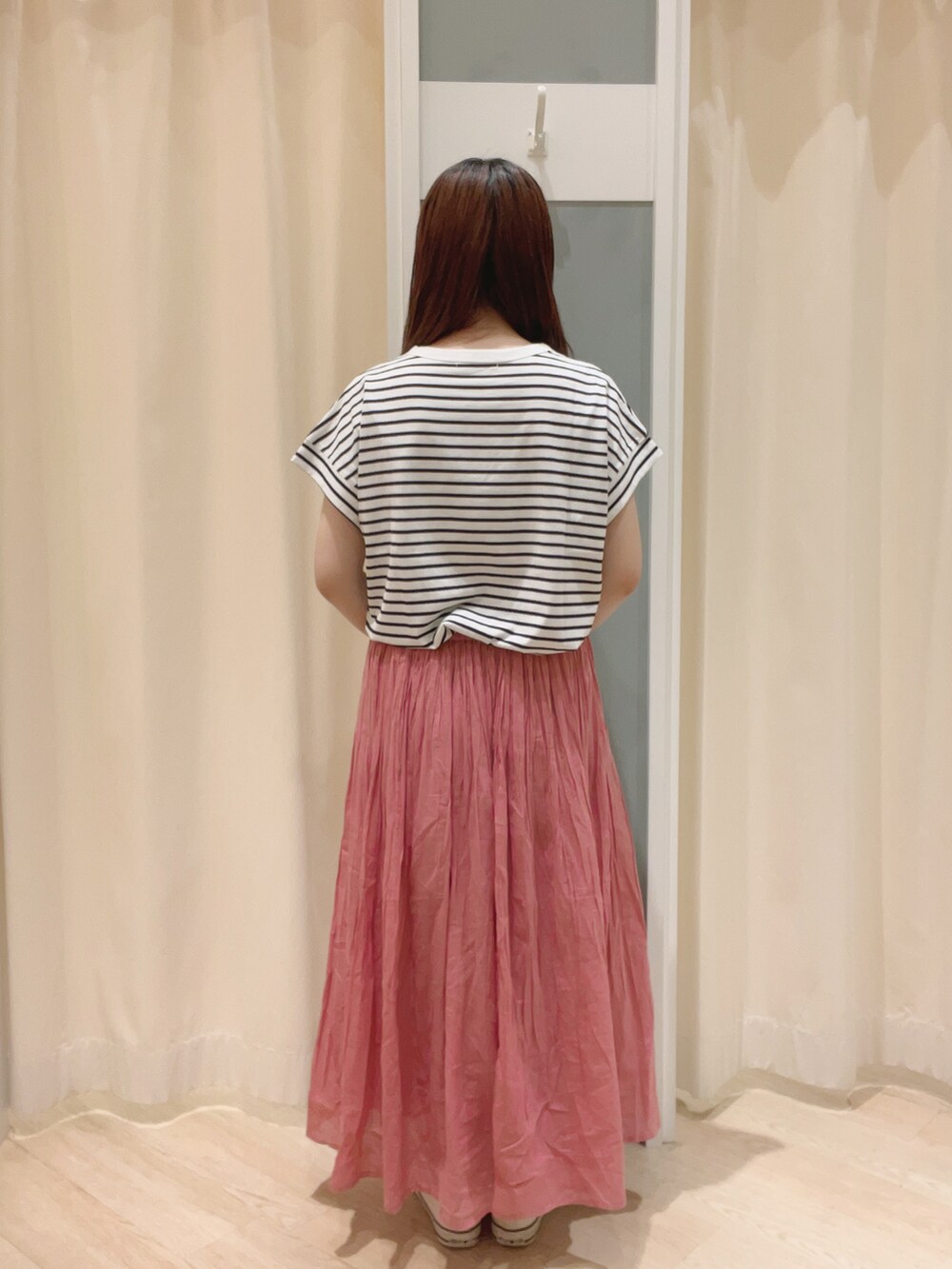 「Samansa Mos2、SM2、サマンサ モスモス(Samansa Mos2)、ボーダー、ボーダーTシャツ、フレンチスリーブ、スカート、ギャザースカート、ピンク、ギャザー、夏コーデ、シンプルコーデ、カジュアルコーデ、converse」｜「Samansa Mos2 blueのボイルギャザースカート（スカート、パープル系）」を使った、𝙼 𝙸 𝚈 𝚄さん（レディース・158cm）の夏コーディネートの2枚目の写真
