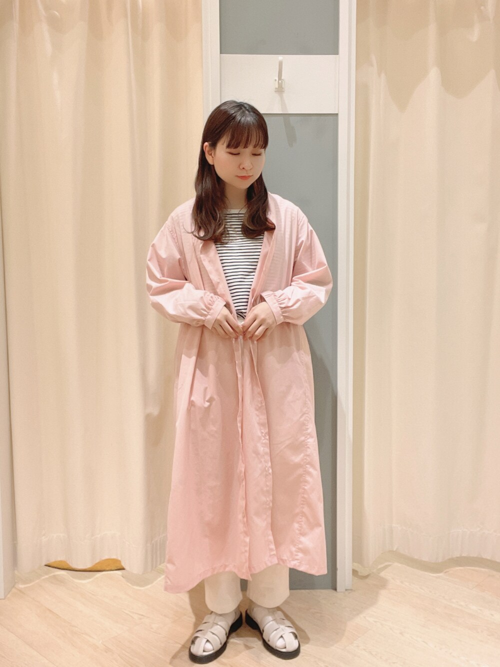 「SM2、サマンサモスモス、Samansa Mos2、ワンピース、ナチュラル、シンプルコーデ、ボーダー、ボーダーカットソー、シャツワンピ、パンツスタイル、グルカサンダル、春コーデ、春」｜「Samansa Mos2の厚底グルカサンダル（サンダル、ホワイト系）」を使った、𝙼 𝙸 𝚈 𝚄さん（レディース・158cm）の春コーディネートの2枚目の写真