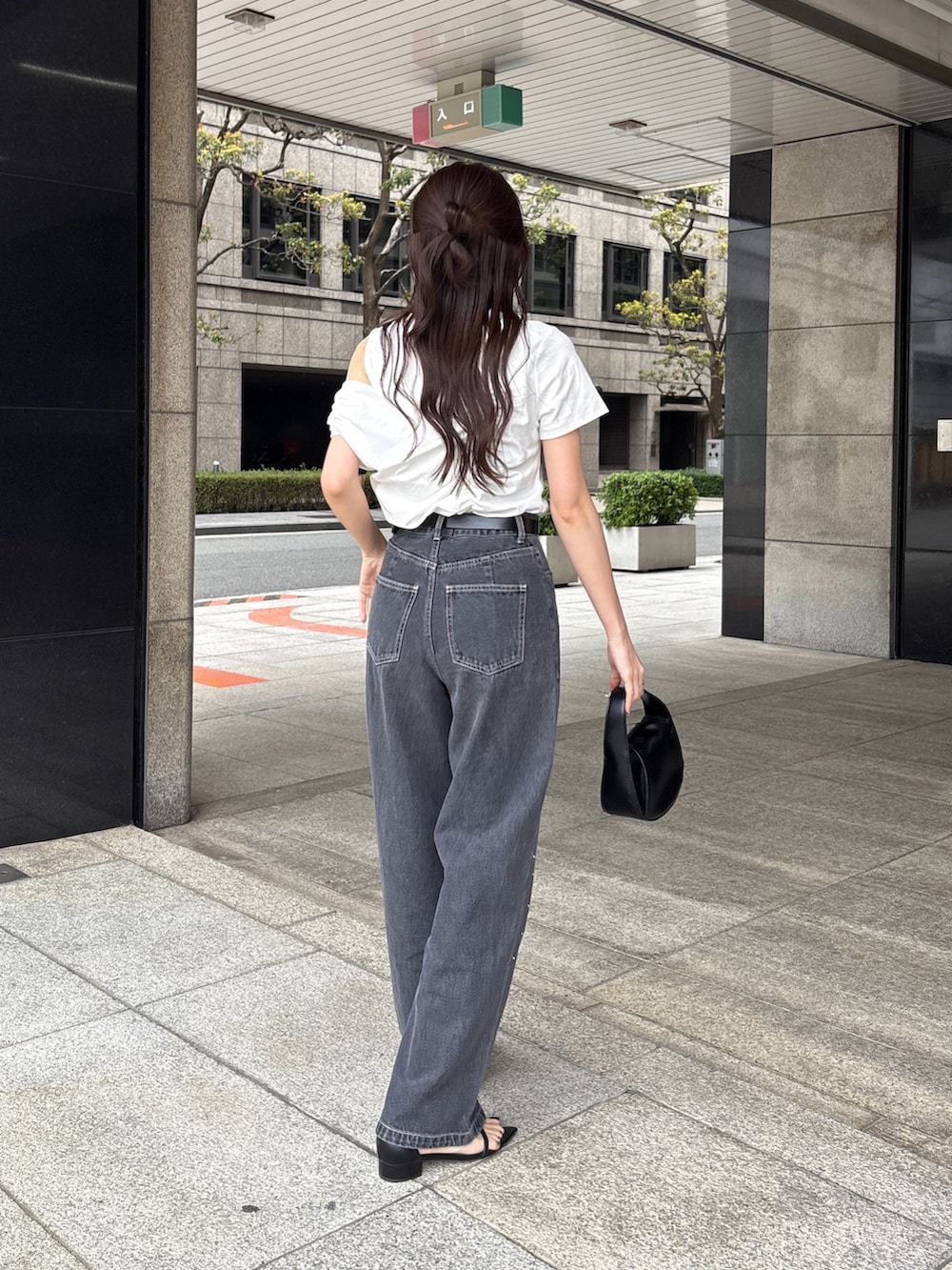 mana_lemageさんの「アシメギャザーTシャツ（CAPRICIEUX LE'MAGE）」を使ったコーディネートの3枚目の写真