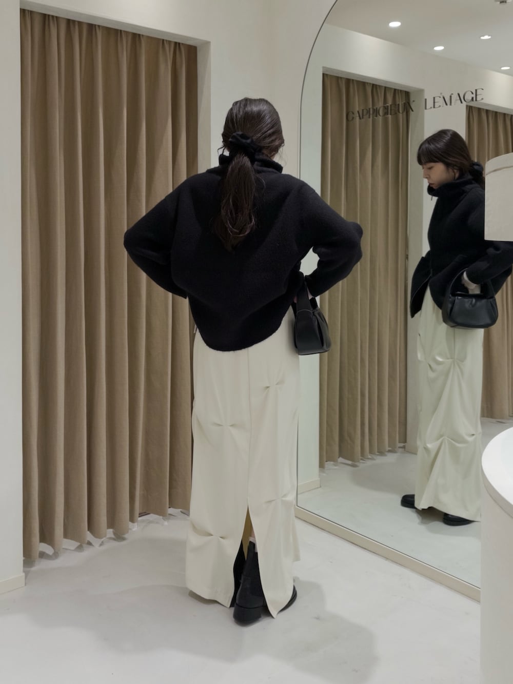 「冬コーデ、マイベストコーデ2024、ニット、クリスマスに着たい服、休日スタイル、きれいめカジュアル、レイヤードスタイル、モノトーン、タイトスカート、ハーフジップ、オトナ女子、クリスマスコーデ」|「CAPRICIEUX LE'MAGEの【サイズ展開あり】Wフェイスリブカラーハーフコート(その他アウター、ブラック系)」を使った、mana_lemageさん(レディース・161cm)の冬コーディネートの3枚目の写真