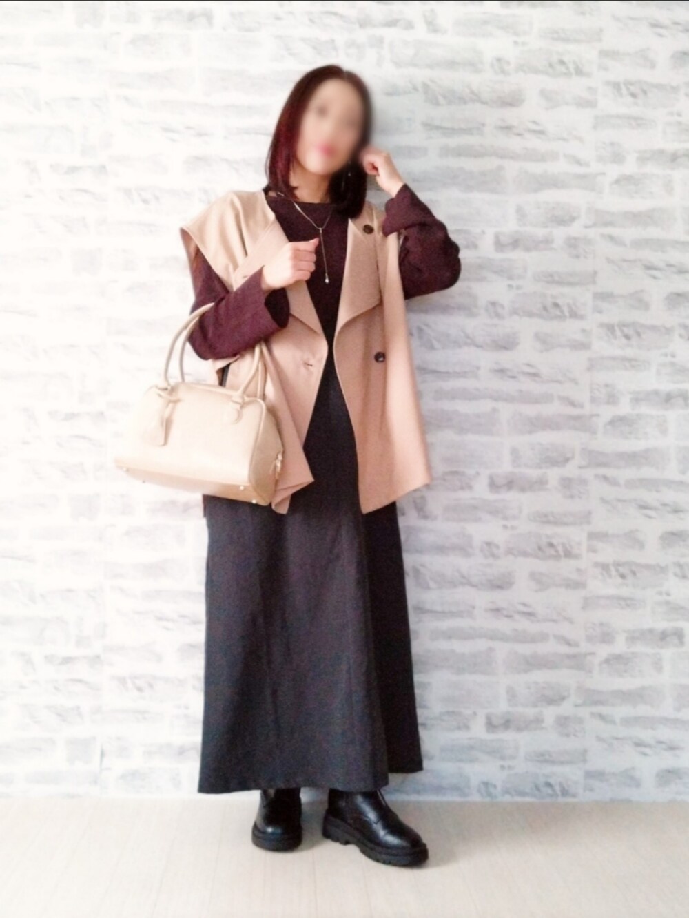 「ファッションを楽しもう、秋のコーデ、お洒落さんとつながりたい、大人女子、低身長女子、ジャンスカ、シアーセーター、ジャンパースカート、2WAYスカート、ボストンバッグ、センタージップブーツ、40代ファッション、大人女子コーデ、GU、しまむら」｜「GUのシアーセーター（ニット/セーター、ブラウン系）」を使った、rinrisoraさん（レディース・152cm）の秋コーディネートの2枚目の写真