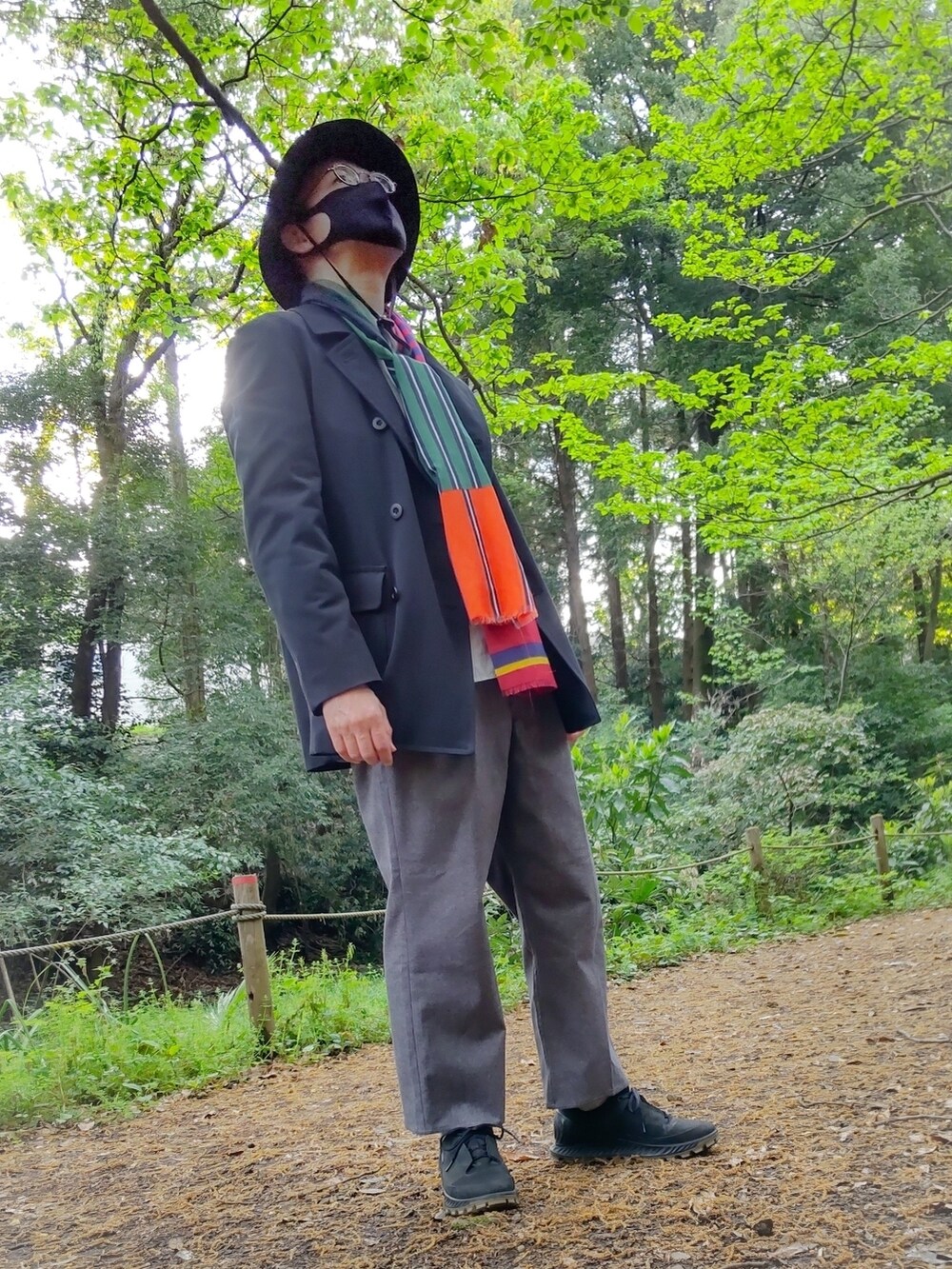 「休日スタイル、ストールアレンジ、ストール男子」｜「Pierre-Louis MasciaのPierre-Louis Mascia - コントラスト スカーフ - women - コットン - ワンサイズ（ストール/ショール、その他）」を使った、h-tanさん（メンズ・173cm）の春コーディネートの3枚目の写真