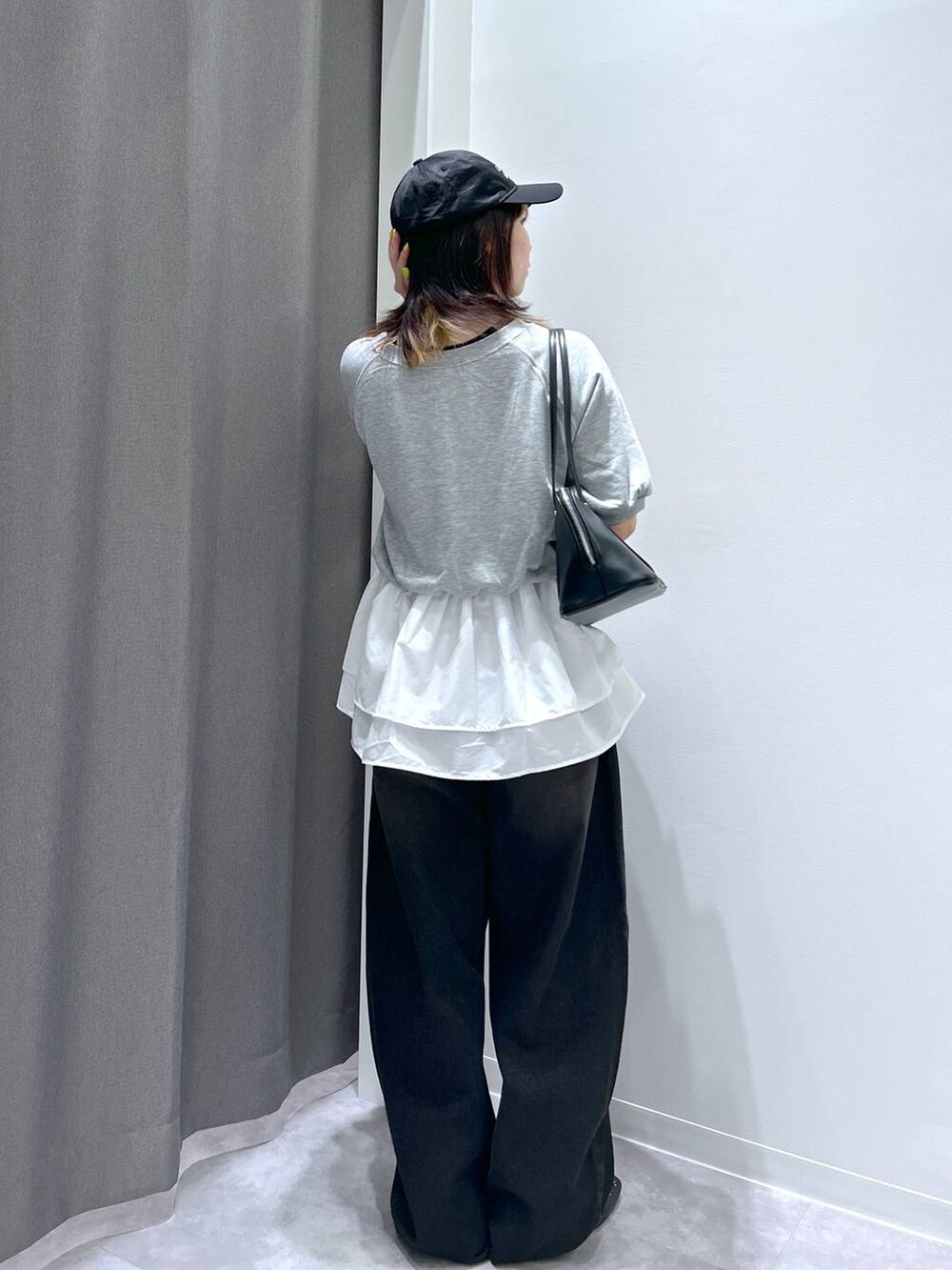 「着痩せ・細見え、個性派、ヘルシー、差し色コーデ、ベーシック/シンプル、きれいめ、カジュアル、LAKOLE、夏コーデ、ガーリー」｜「LAKOLEのオーバーダイカーブデニム / 147147（デニムパンツ、ブラック系）」を使った、takiさん（レディース・158cm）の夏コーディネートの5枚目の写真