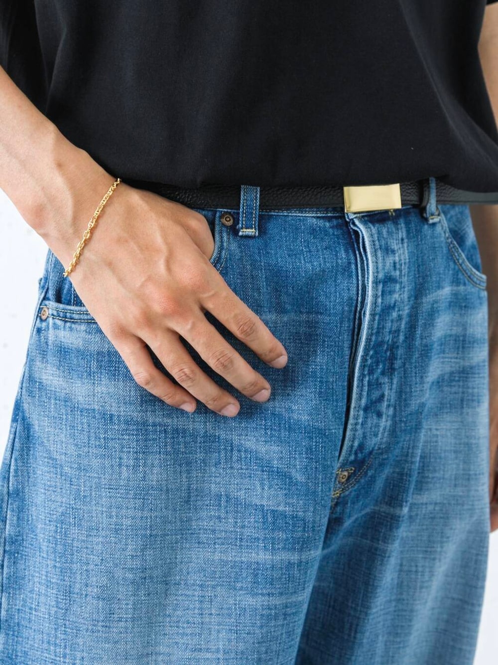 「Leeの『別注』Lee101×URBAN RESEARCH　COWBOYPANTS（デニムパンツ、ブルー系）」を使った、カワバタさん（メンズ・185cm）の夏コーディネートの6枚目の写真