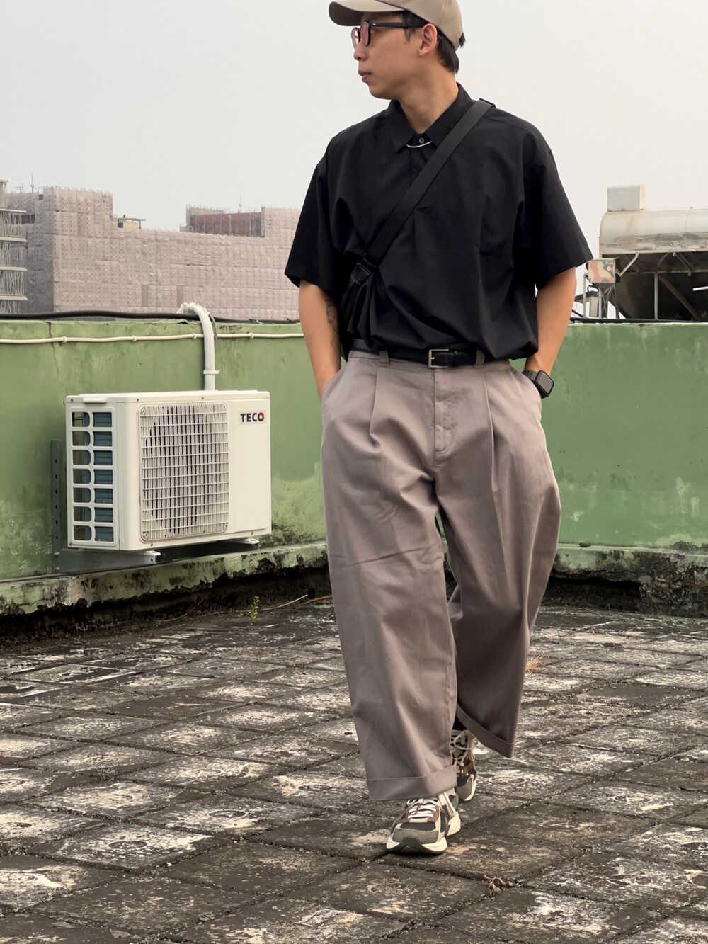 「MUJIのアイテム（キャップ、グレー系）」を使った、henrykuoさん（メンズ・174cm）の冬コーディネートの3枚目の写真