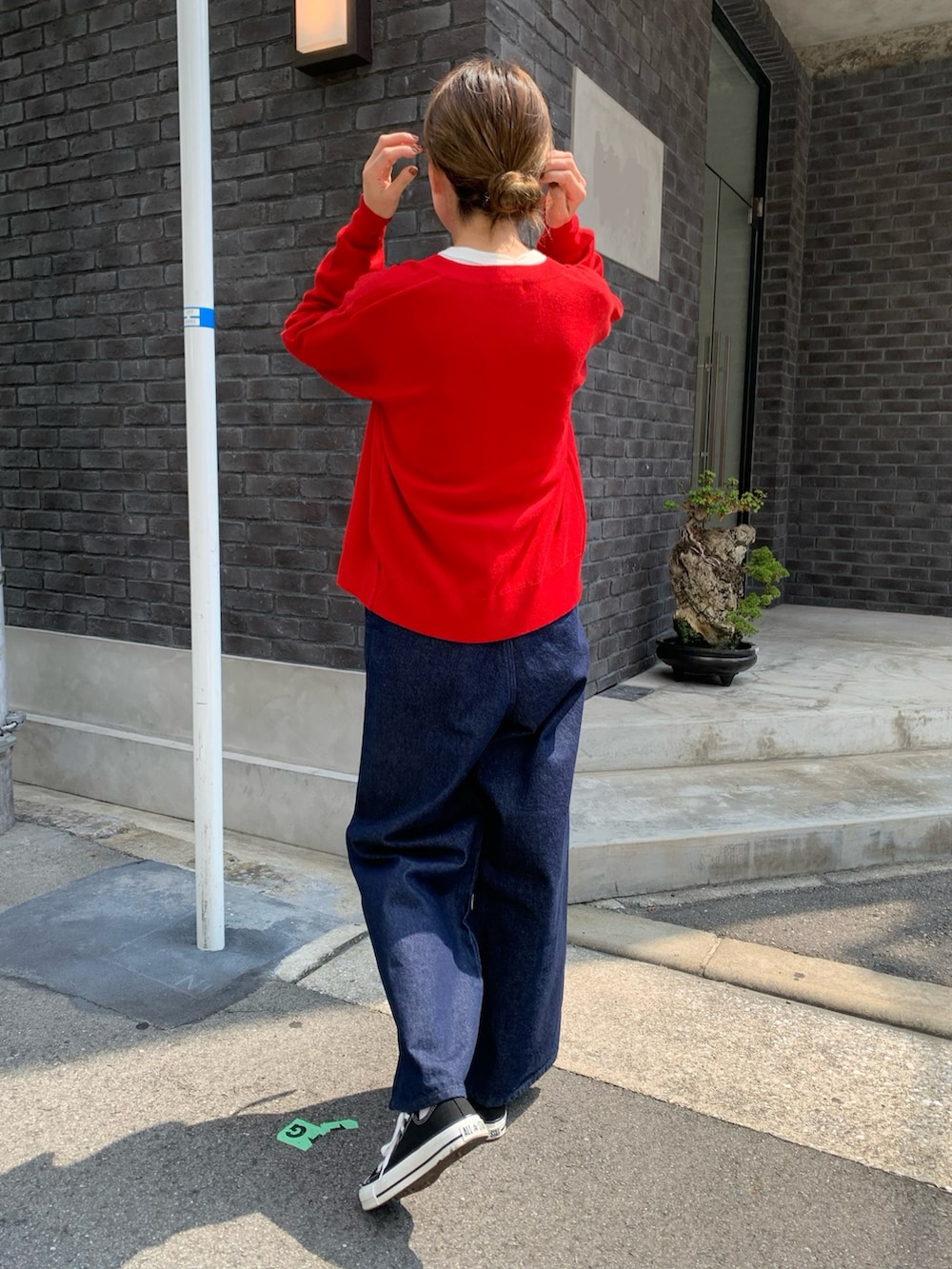 「FORK&SPOONのFORK&SPOON　ミラノリブクルーネックカーディガン（カーディガン/ボレロ、レッド系）」を使った、massayoさん（レディース・167cm）の秋コーディネートの2枚目の写真