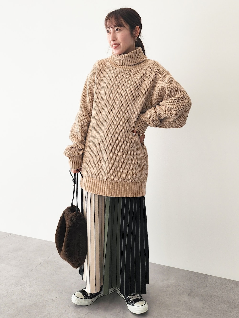 「コンバース、モッズコート、M65、タートルネック、ロングコート、3way、カーキアウター、メガネ女子、フィッシュテール、モールニット」|「CRAFT STANDARD BOUTIQUEの3WAY M65TYPEフィッシュテールコート *◆(モッズコート、グリーン系)」を使った、manaCAさん(レディース・151cm)の冬コーディネートの4枚目の写真