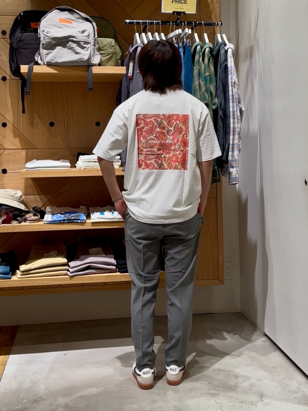 「白Tシャツ、大人カジュアル、夏コーデ、シンプルコーデ、お出かけコーデ、いいね、save、フォローお願いします🤑、ootd、Tシャツコーデ、春夏コーデ、大人コーデ、ゆるコーデ、最近のいい感じコーデ、カジュアル、BAYFLOW(BAYFLOW)、AMERICAN RAG CIE」｜「AMERICAN RAG CIEの【AMERICAN RAG CIE】ペイズリーTシャツ（ユニセックス）（Tシャツ/カットソー、ホワイト系）」を使った、ゆーーーとさん（メンズ・173cm）の夏コーディネートの3枚目の写真