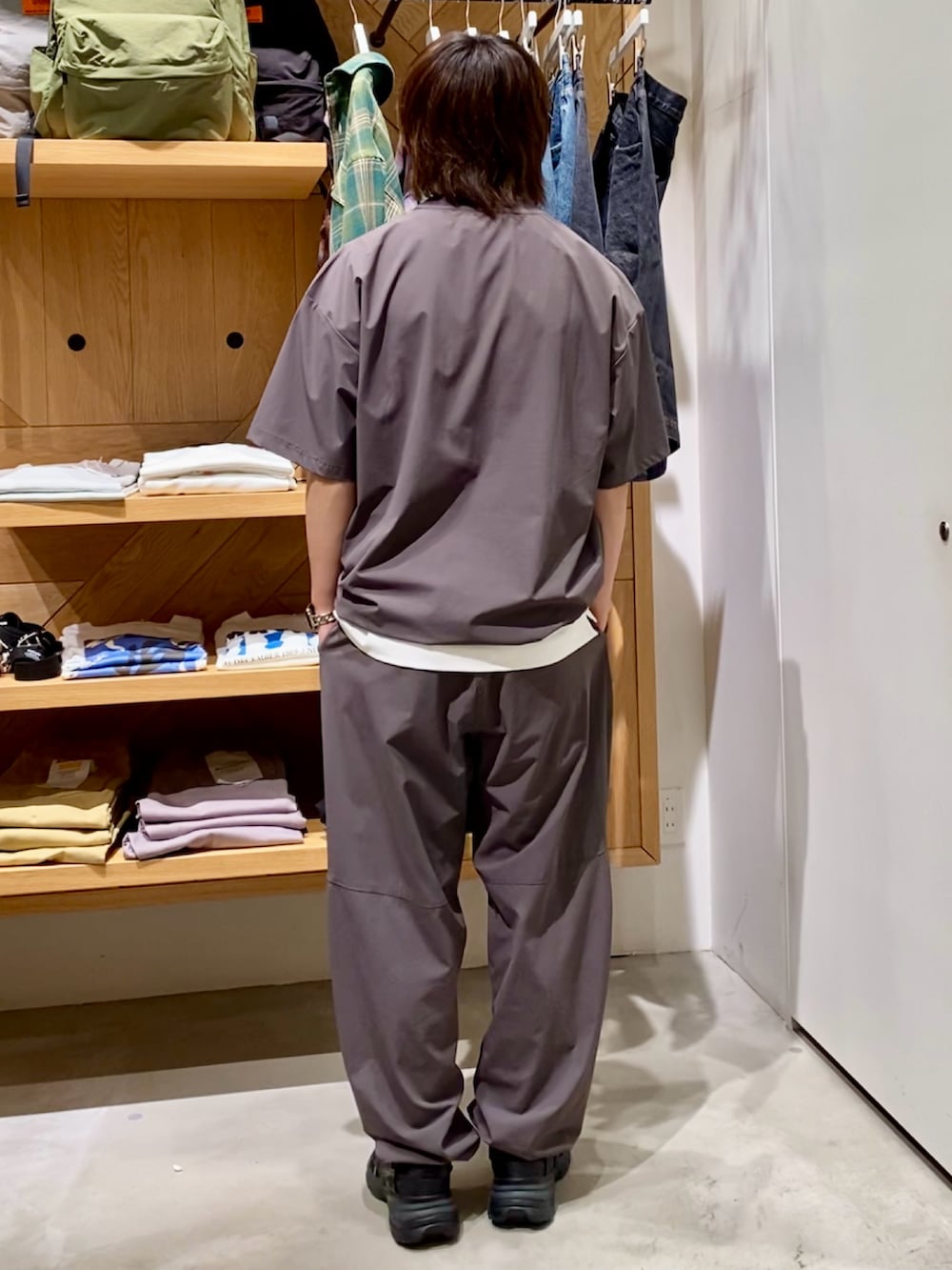 「セットアップ、レイヤードスタイル、ワイドパンツ、オトナカジュアル、おでかけコーデ、春夏コーデ、お出かけコーデ、おしゃれさんと繋がりたい、ストリート、outfit、夏コーデ、ラフコーデ、アクティブ、スポーティ、BAYFLOW(BAYFLOW)」｜「HAREのピッグノーズチェーンネックレス(HARE)（ネックレス、シルバー系）」を使った、ゆーーーとさん（メンズ・173cm）の春コーディネートの3枚目の写真