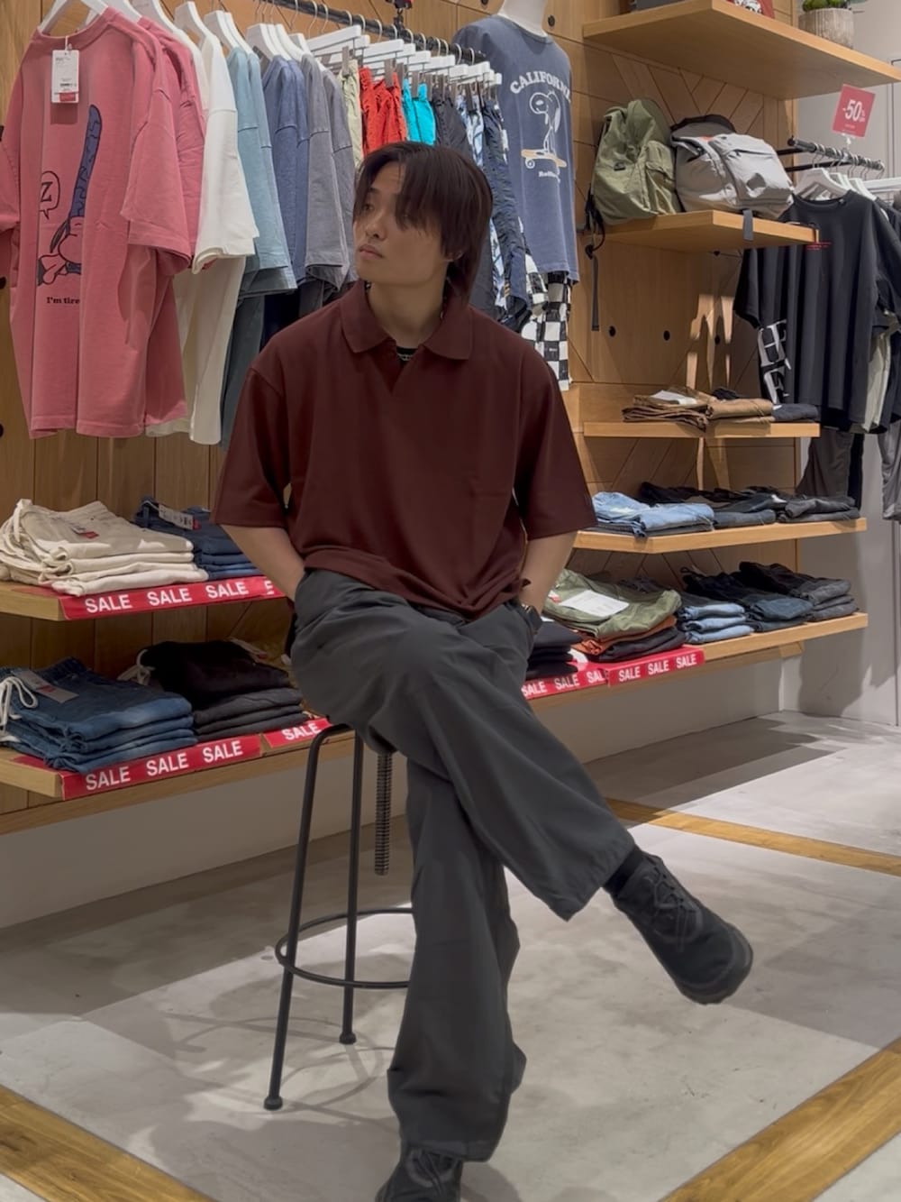 「スポーツミックス、ベーシック/シンプル、シンプルコーデ、カジュアル、きれいめカジュアル、ラフ、大人カジュアル、夏コーデ、ポロシャツ、ワイドパンツ、ノースリーブ、スニーカー、休日スタイル、いいね、save、フォローお願いします🤑、BAYFLOW(BAYFLOW)」｜「HEREIAMの【HEREIAM MEN】吸水速乾＆UV/DRYMIXポロ（ポロシャツ、ブラウン系）」を使った、ゆーーーとさん（メンズ・173cm）の夏コーディネートの2枚目の写真