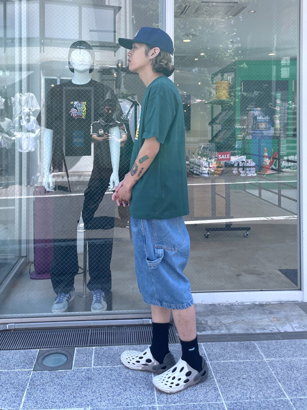 早い者勝ち XLARGE ARABIAN RINGER S/S TEE ハーフパンツコーデ 武田陽彩｜XLARGEのその他パンツを使ったコーディネート - WEAR